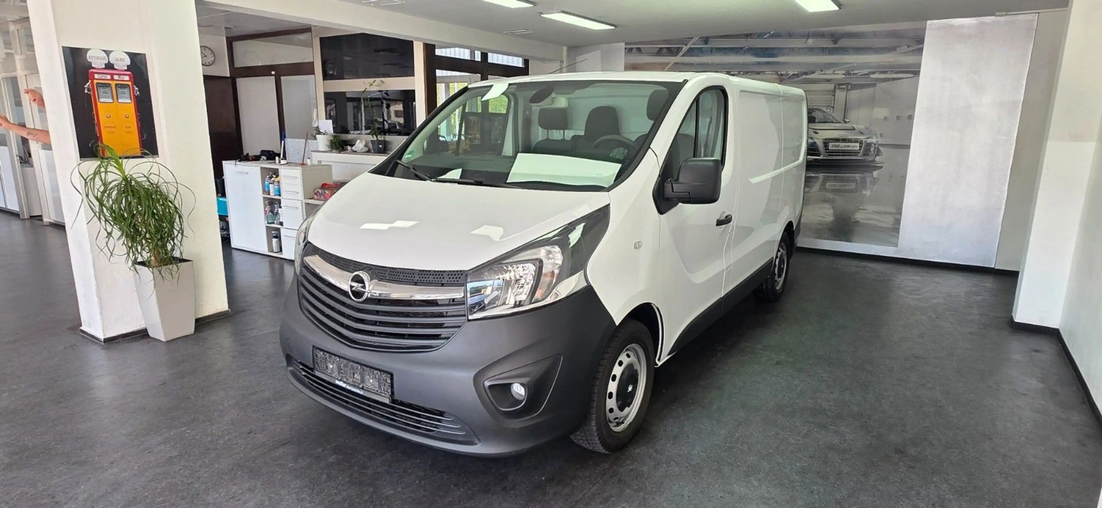 Opel Vivaro B Kasten L1H1 Klima PDC AHK TÜV 10/2028 — photo 4
