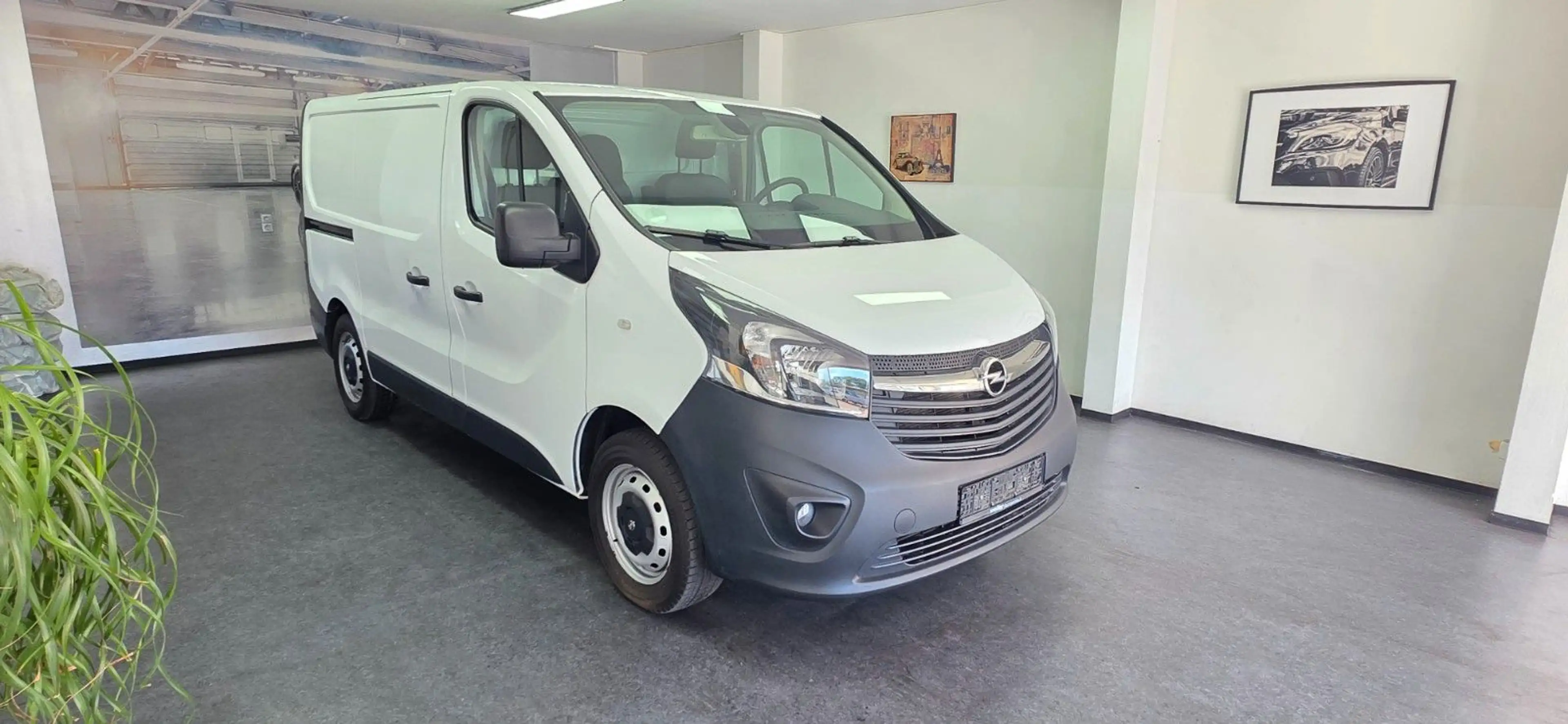 Opel Vivaro B Kasten L1H1 Klima PDC AHK TÜV 10/2028 — photo 2