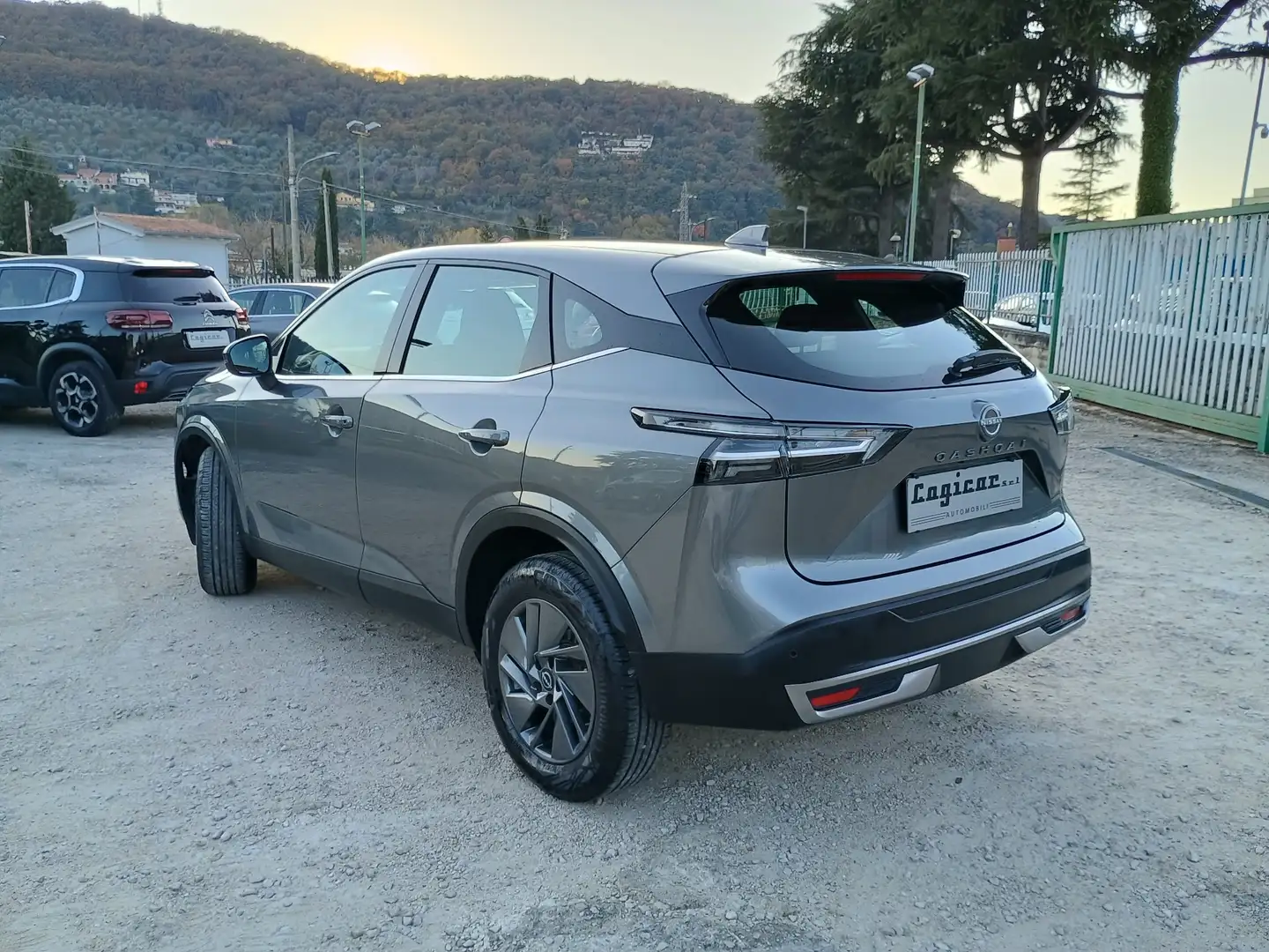 Nissan Qashqai 1.3 mhev Acenta 2wd 140cv Grigio - 2