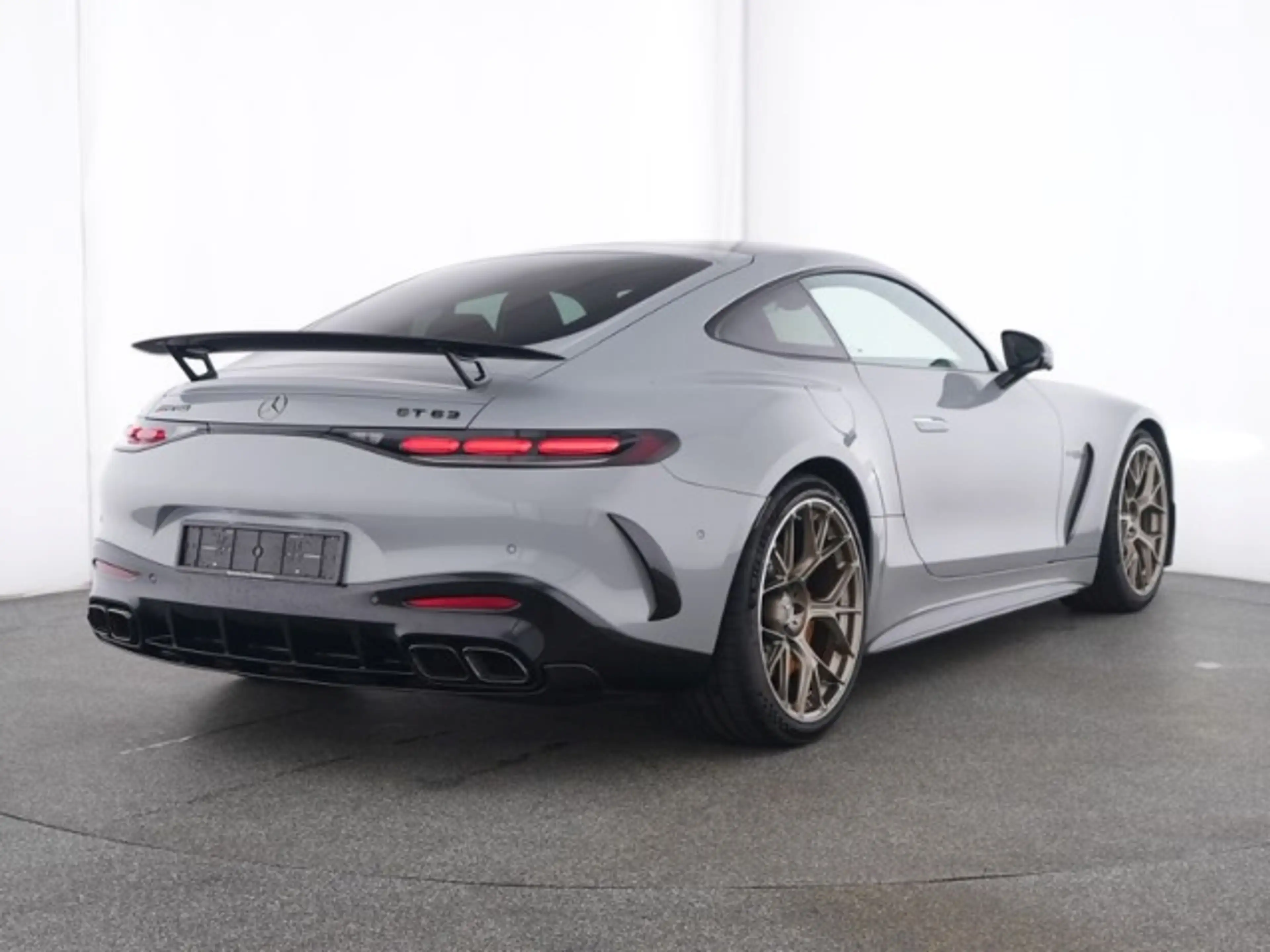 Mercedes-Benz AMG GT 63 4Matic+ Premium+ Aero Keramik Manufaktur — photo 3