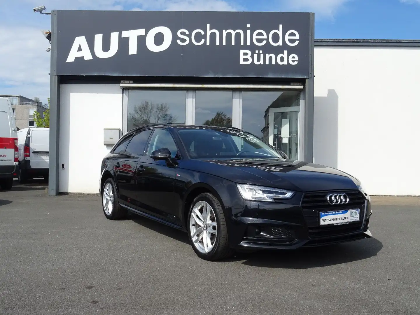 Audi A4 Avant sport S-Line Navi AHK Noir - 1
