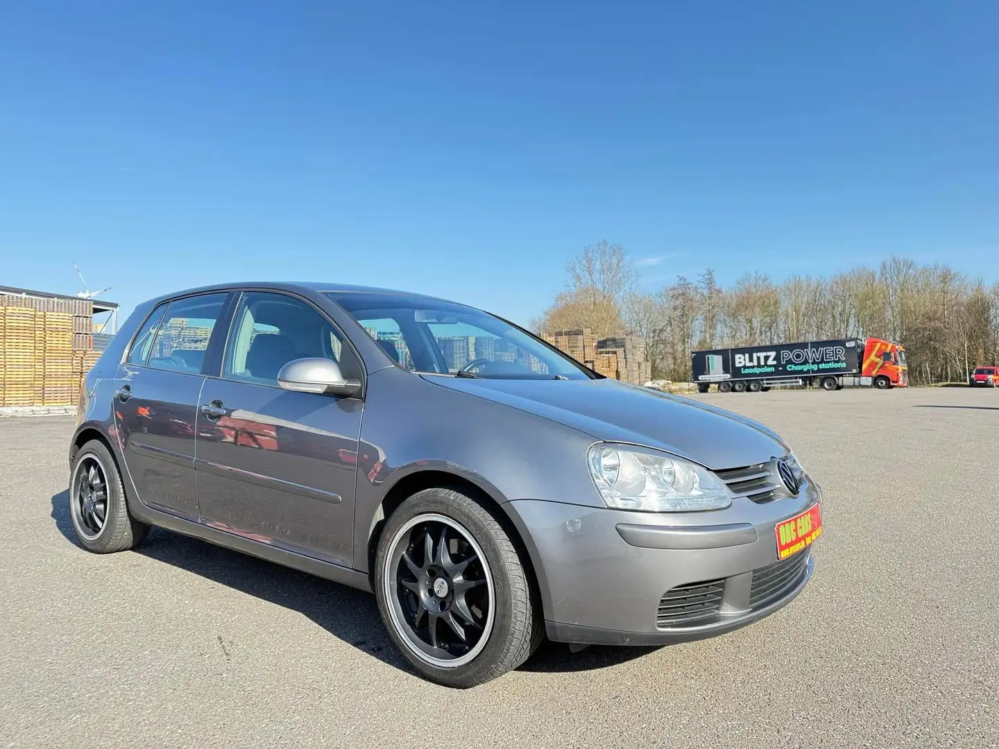 Volkswagen Golf Volkswagen Golf 5 1.6 i Benzine Grey - 1