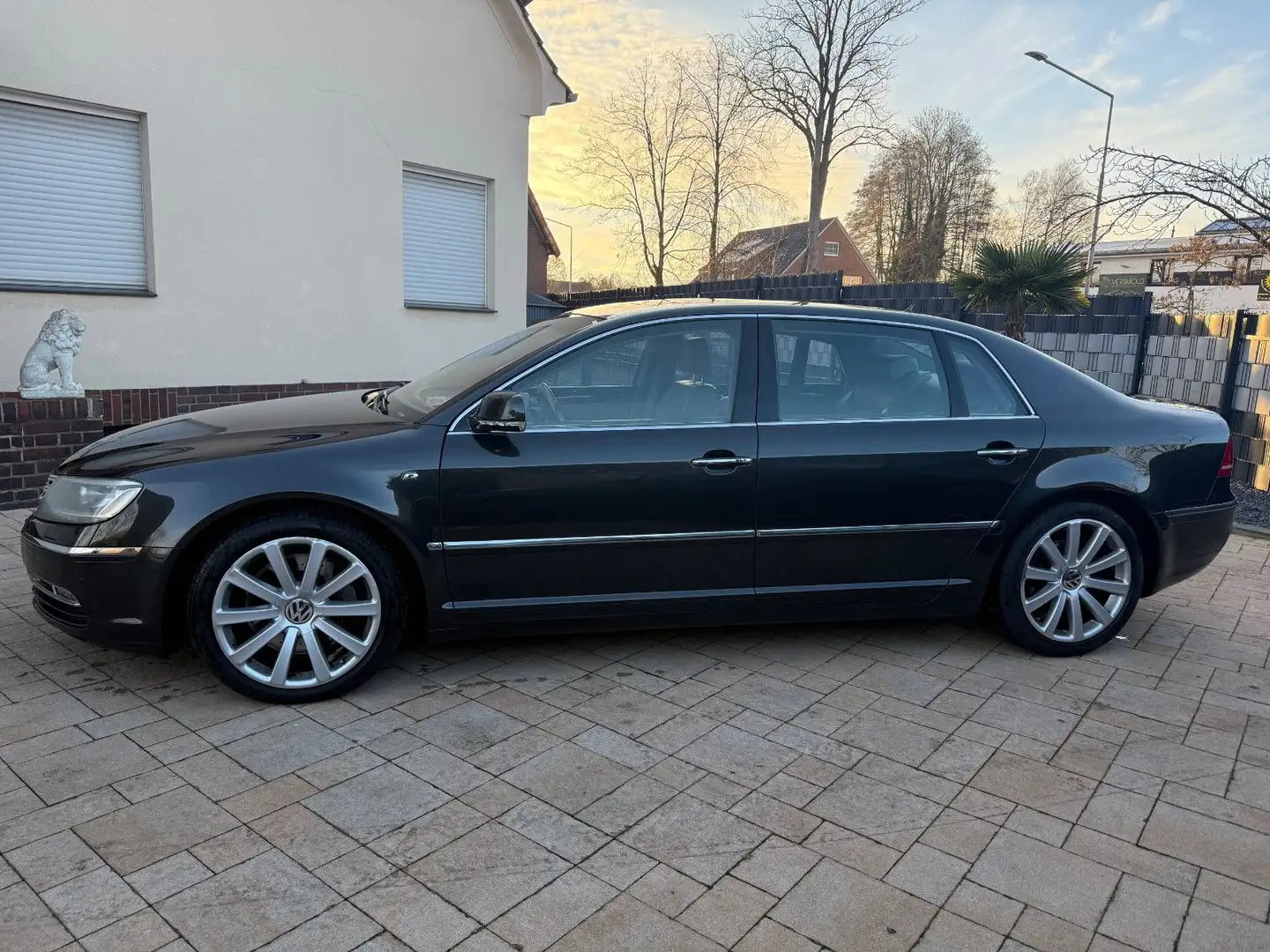 Volkswagen Phaeton 4.2 V8 4Motion lang+LPG Gas+Voll+ Gris - 2