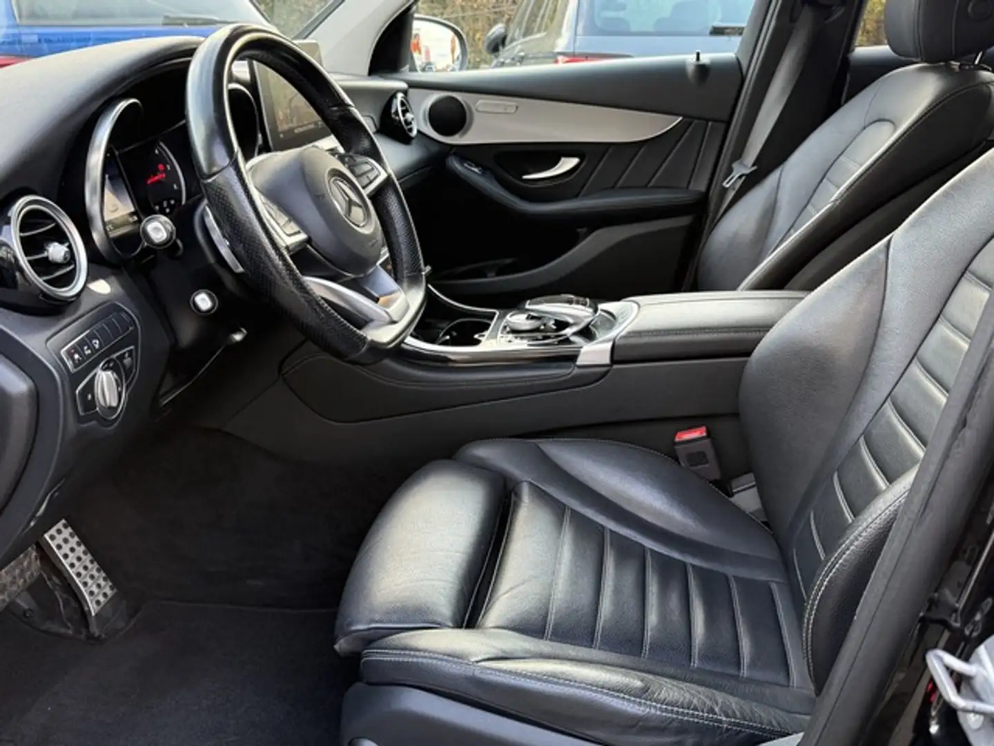 Mercedes-Benz GLC 350 d 4Matic Schwarz - 2
