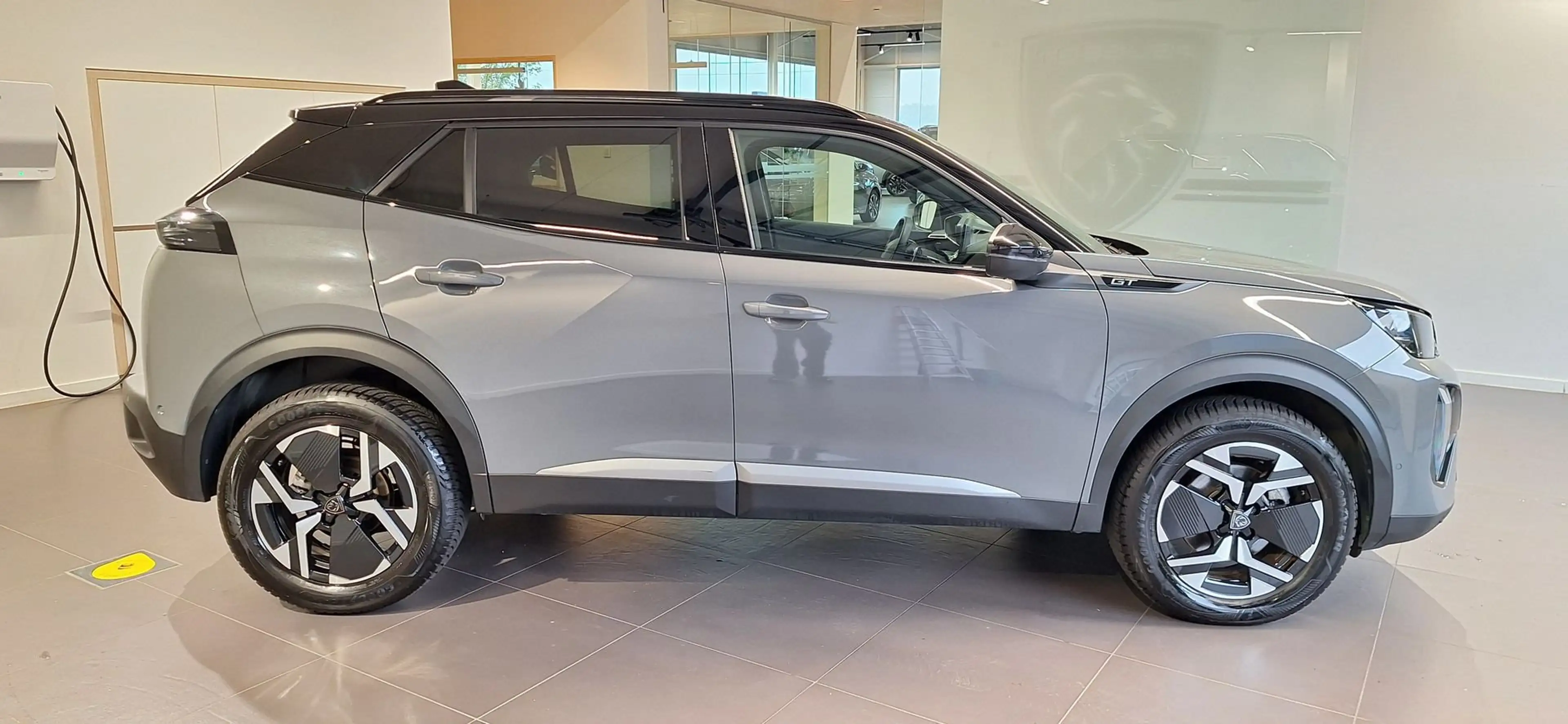 Peugeot 2008 Hybrid GT e-DSC6 — photo 7