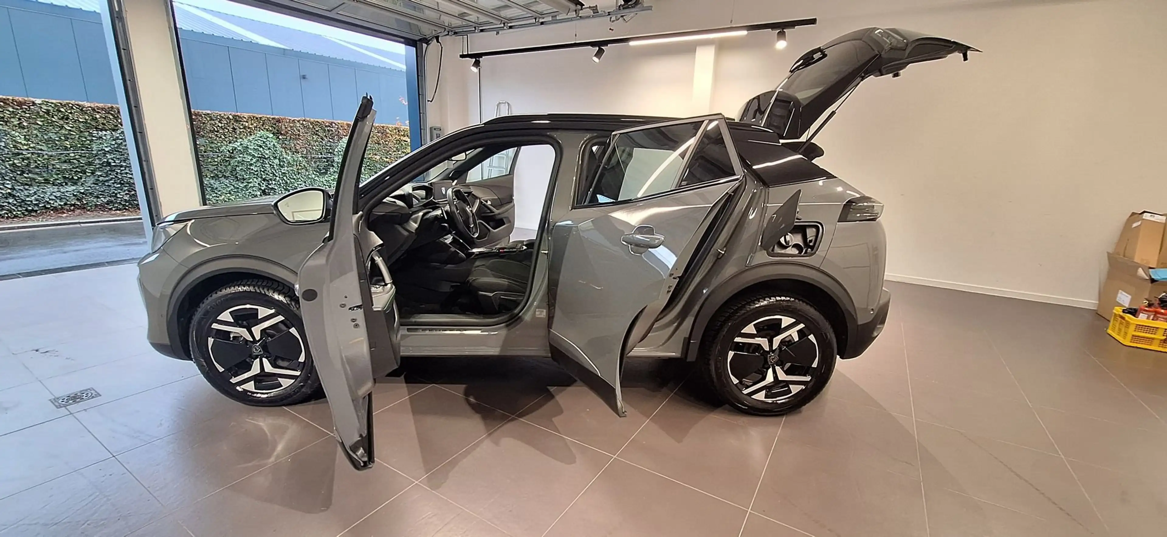 Peugeot 2008 Hybrid GT e-DSC6 — photo 10