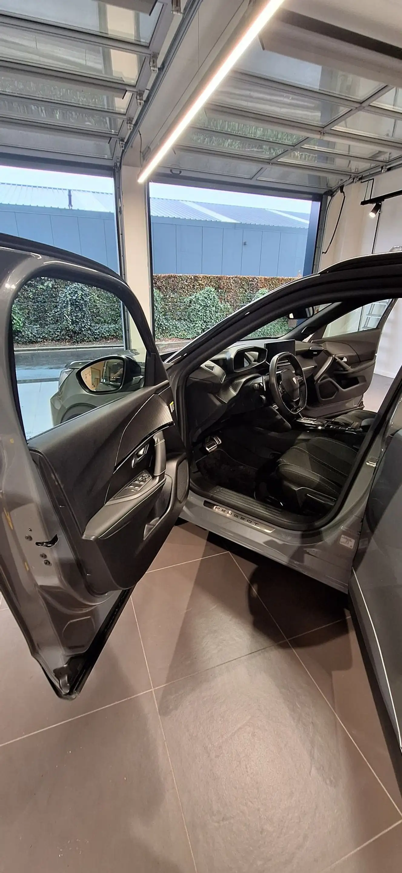Peugeot 2008 Hybrid GT e-DSC6 — photo 13