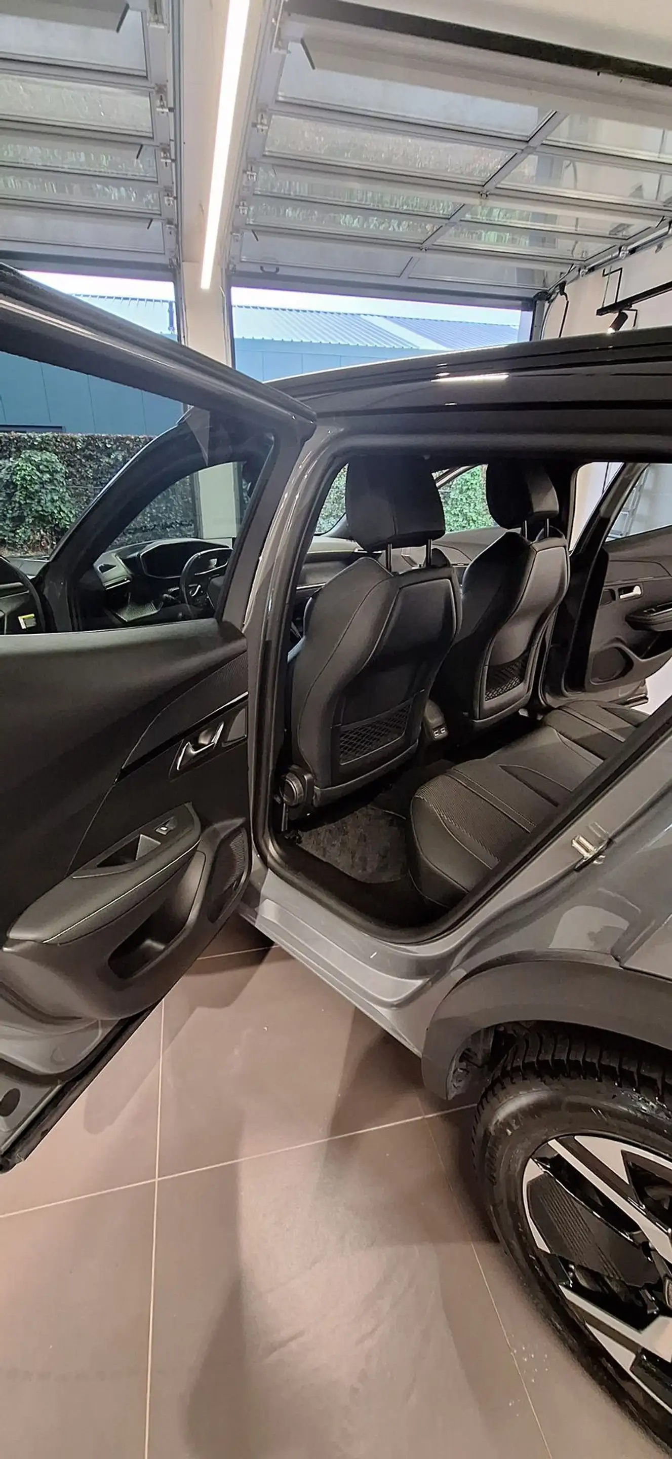 Peugeot 2008 Hybrid GT e-DSC6 — photo 15