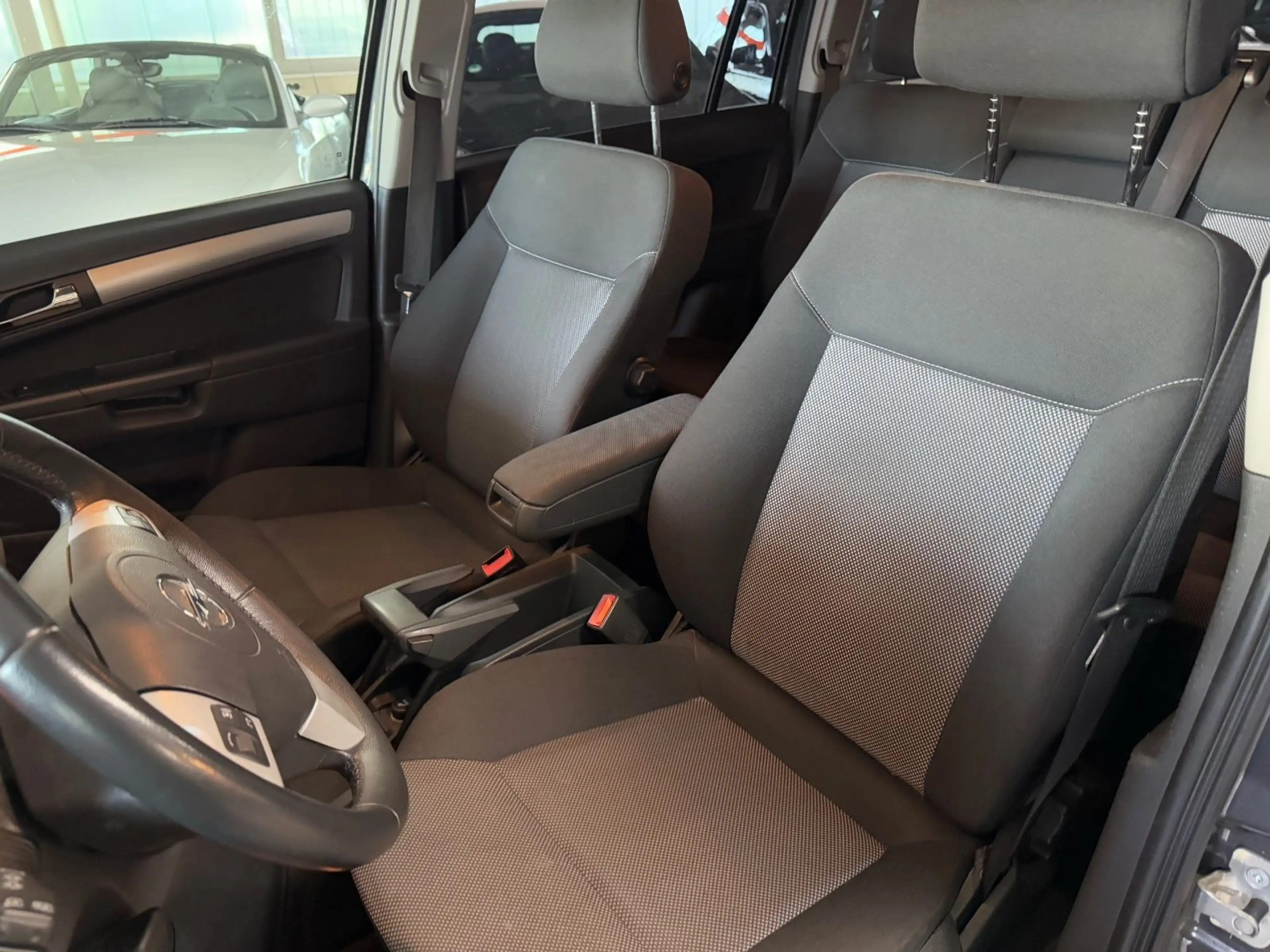 Opel Zafira B Family*KLIMA*SHZG*TEMPO*AHK* — photo 11