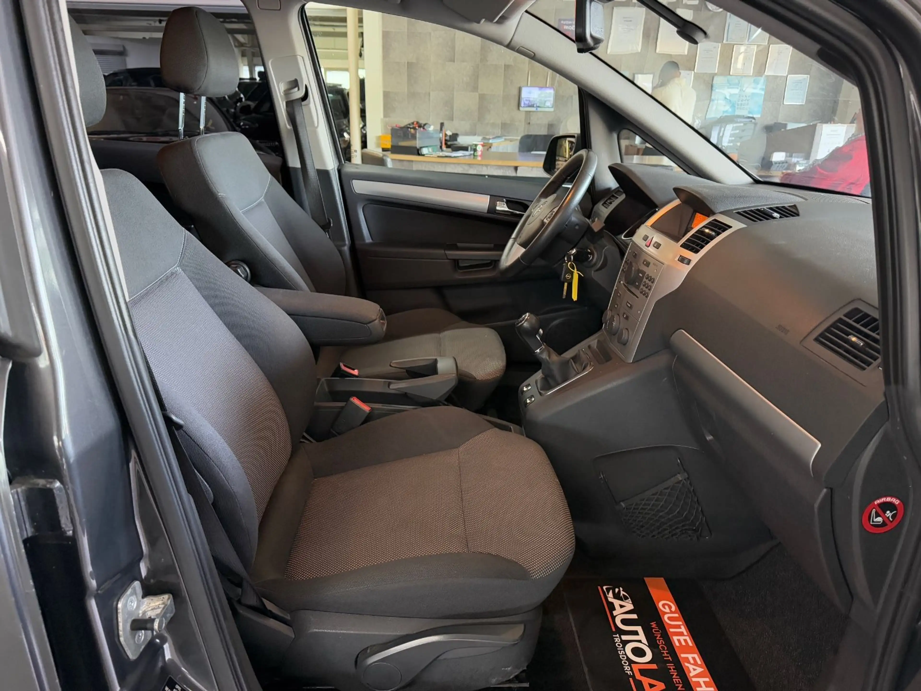 Opel Zafira B Family*KLIMA*SHZG*TEMPO*AHK* — photo 15