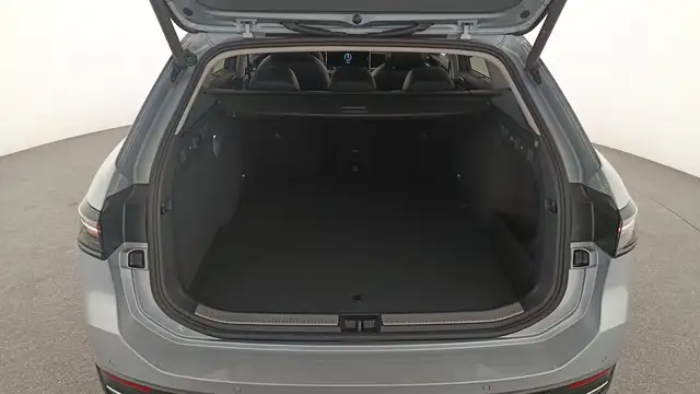 Volkswagen Passat view 7