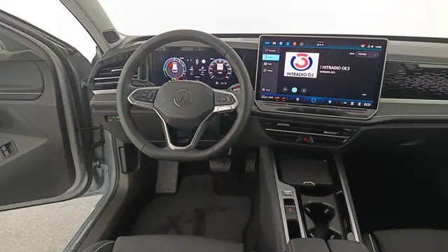 Volkswagen Passat view 12