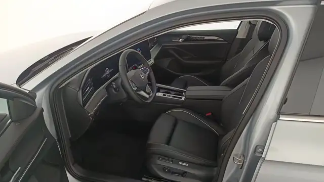 Volkswagen Passat view 9