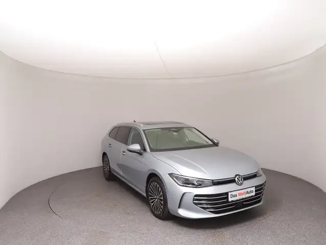 Volkswagen Passat view 2