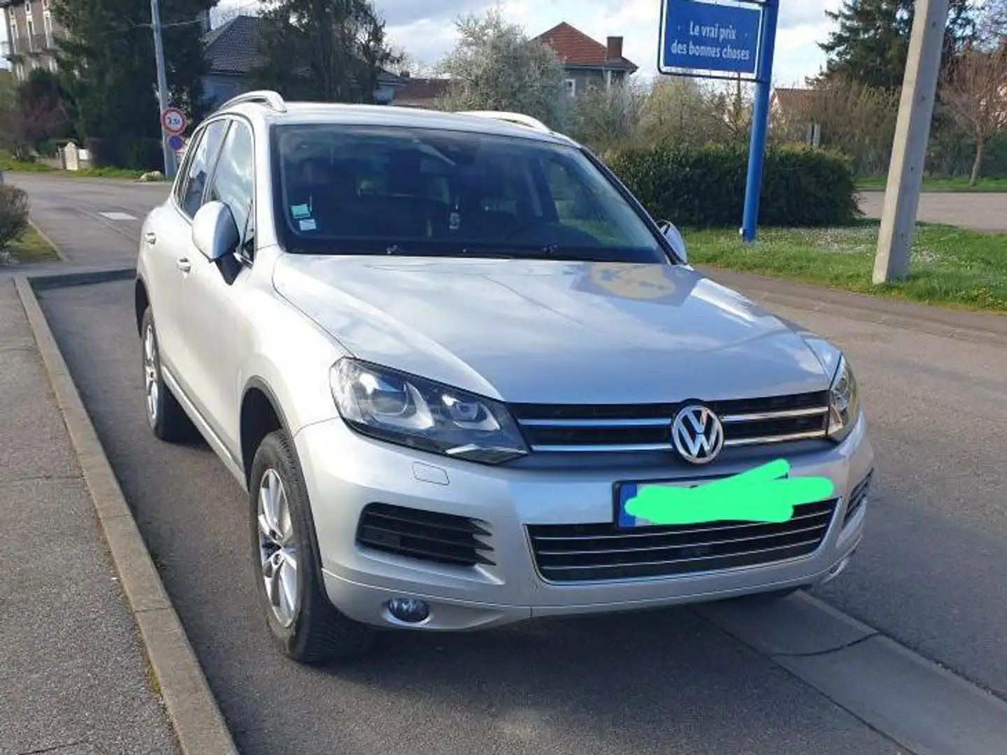 Volkswagen Touareg - 1