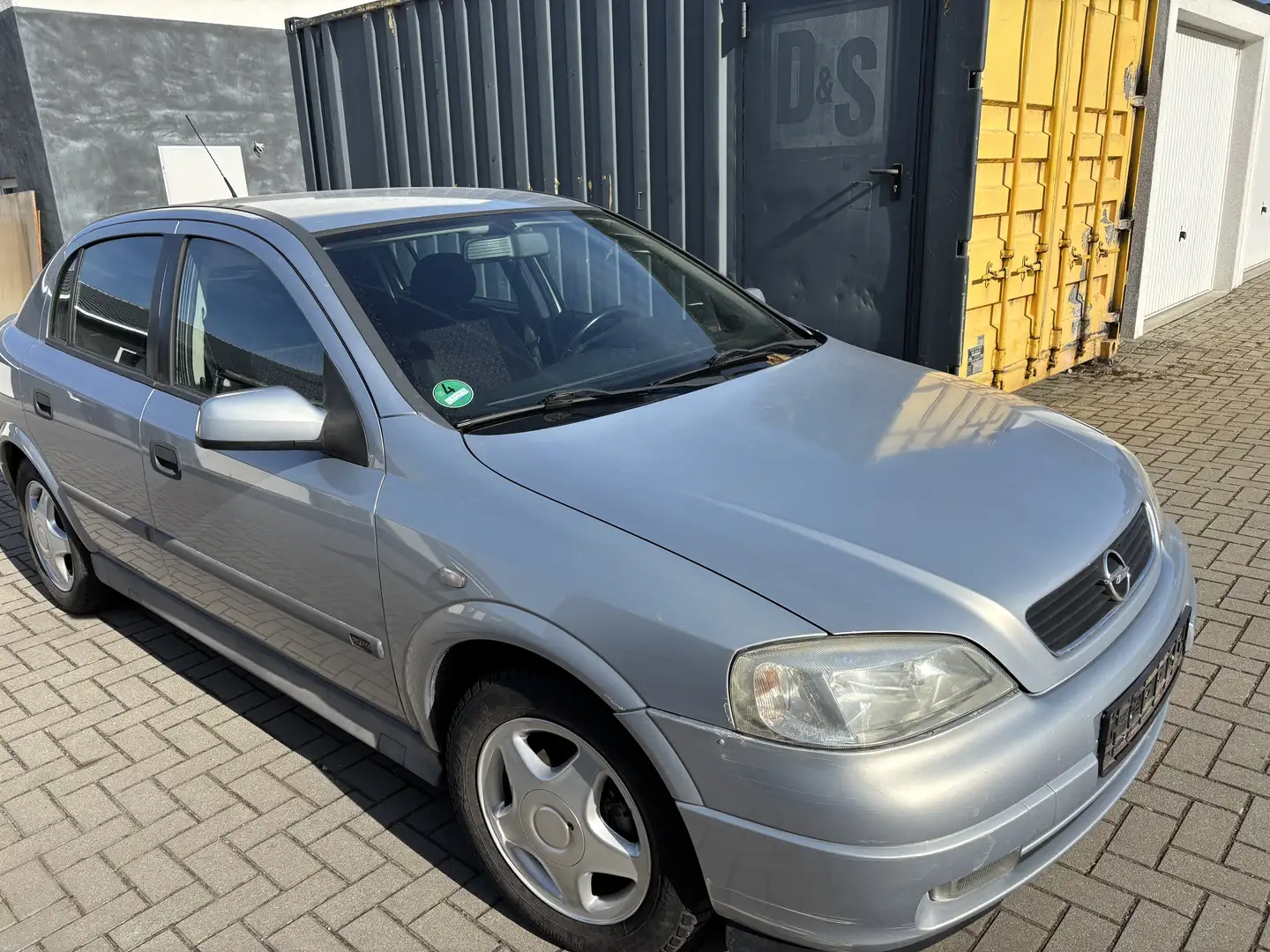 Opel Astra 1.6 Sport - 2