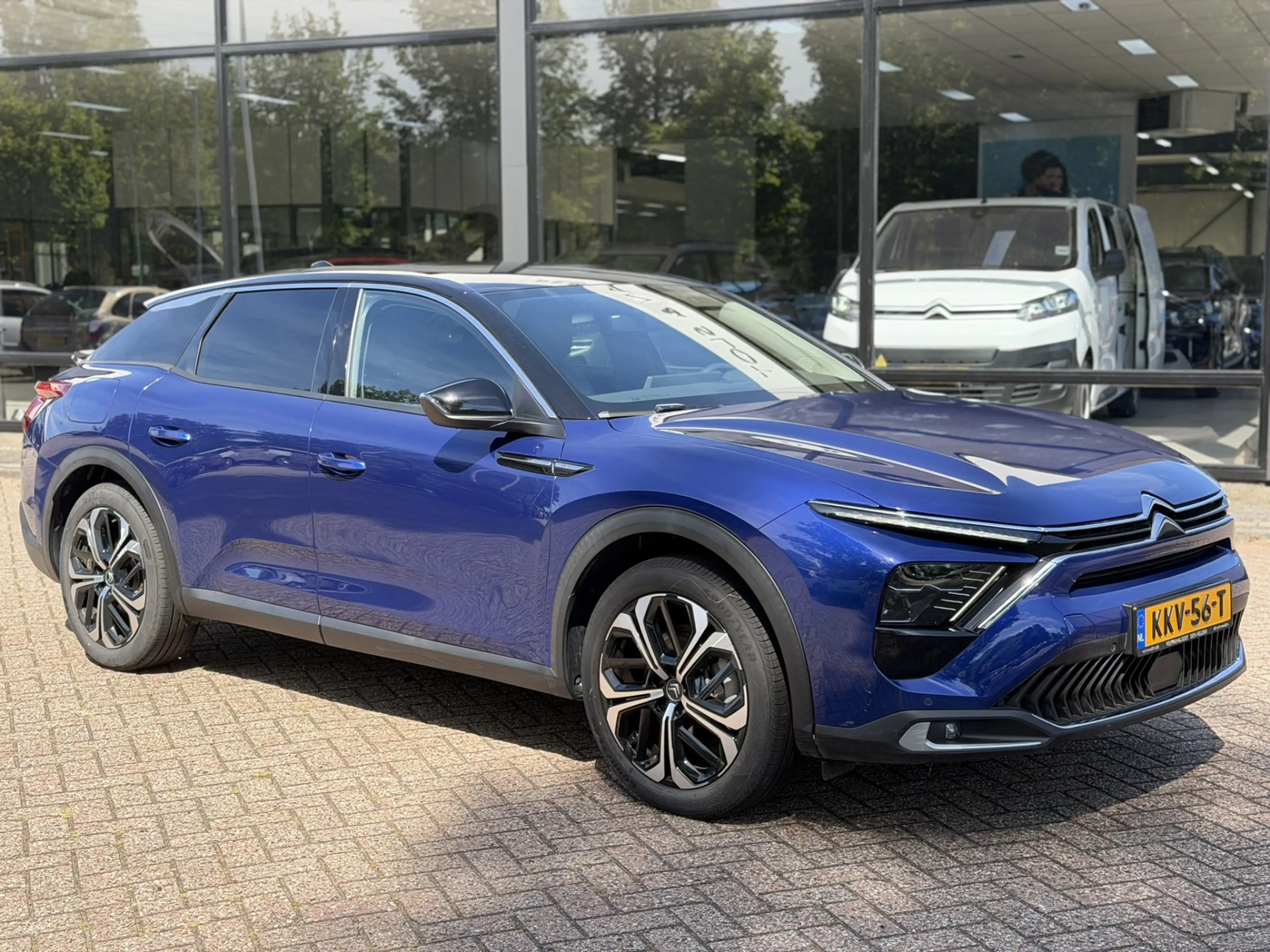 Citroen C5 X 1.6 Plug-in Hybrid 225 Shine — photo 3