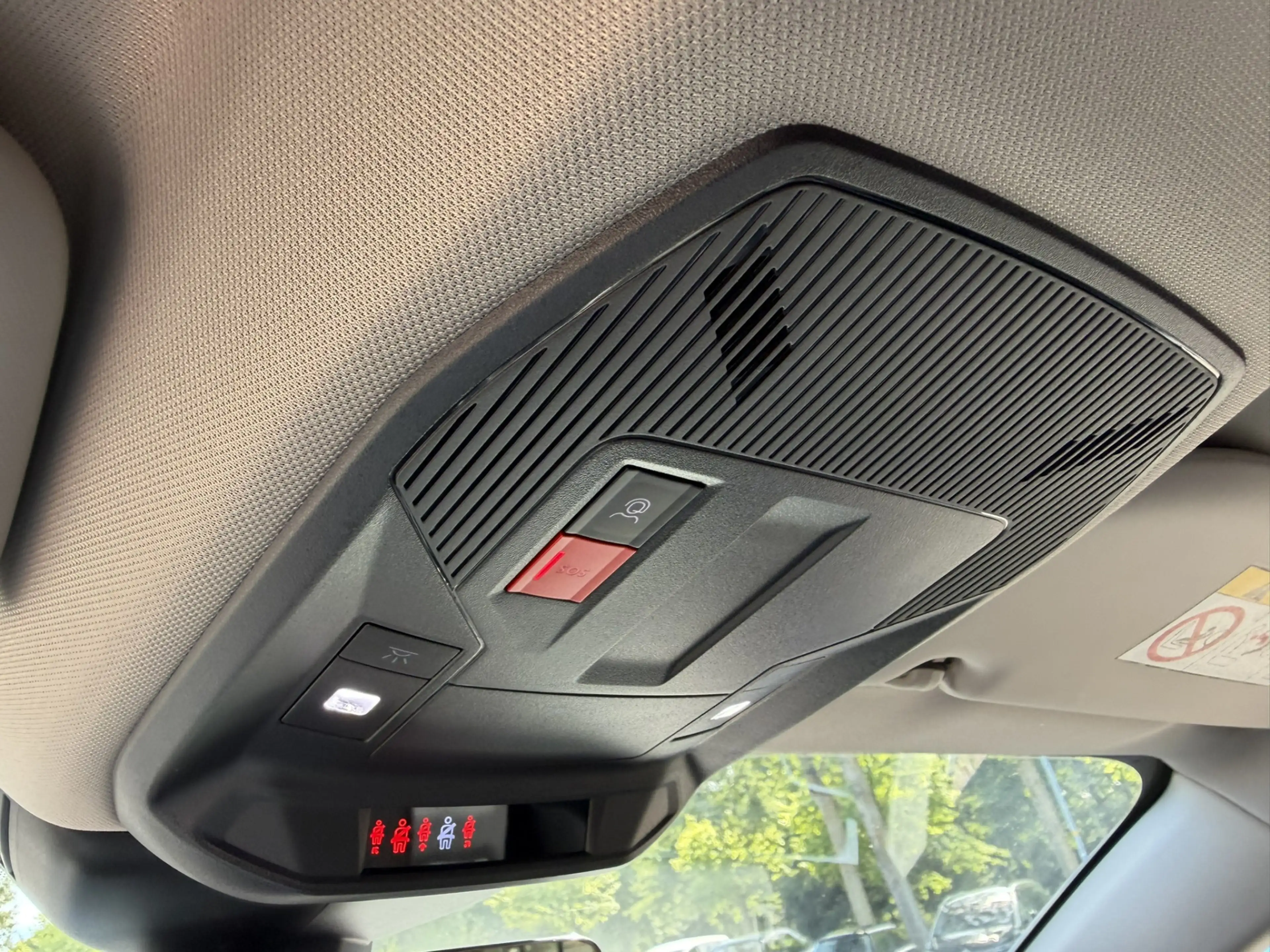 Citroen C5 X 1.6 Plug-in Hybrid 225 Shine — photo 15
