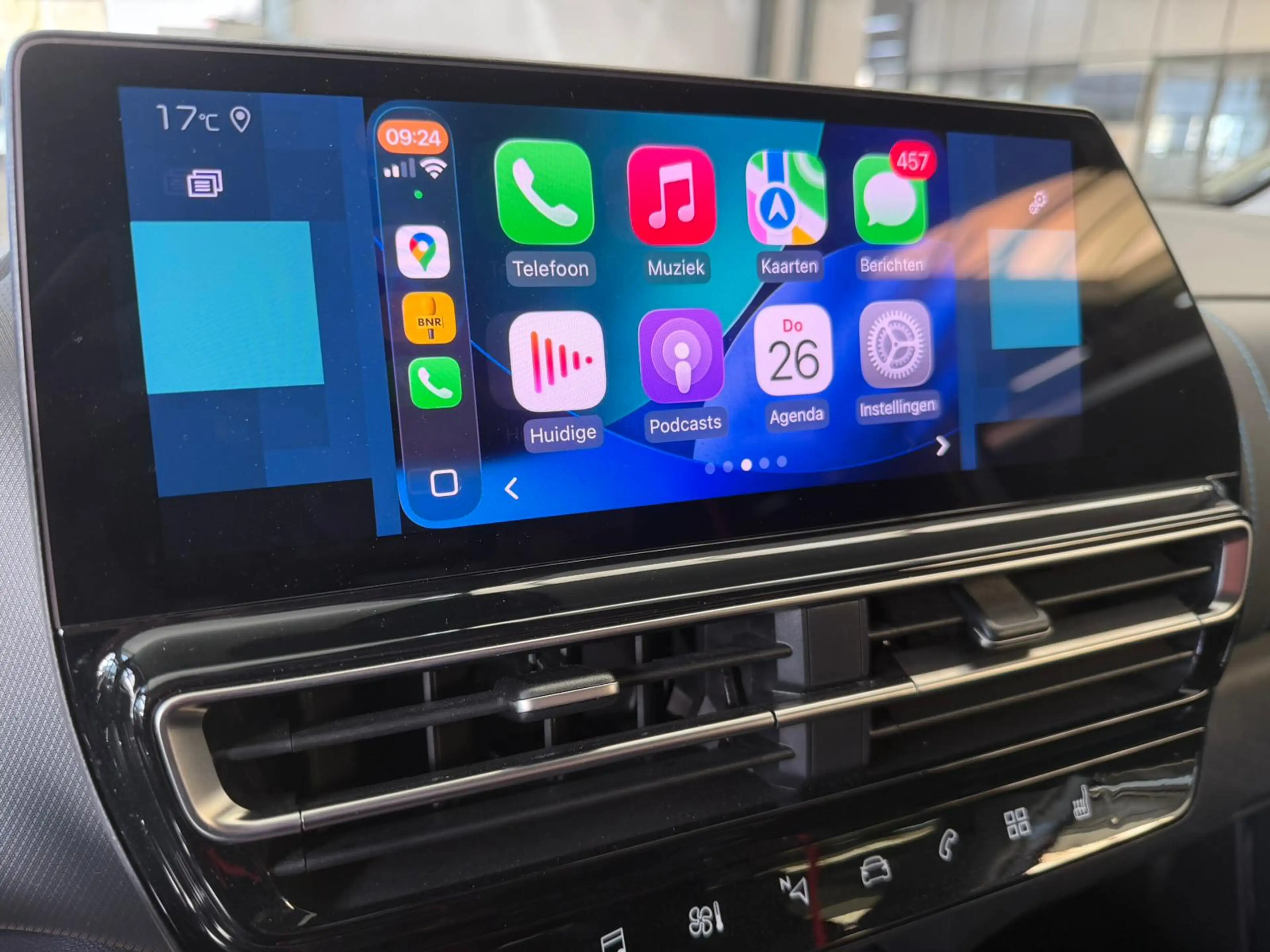 Citroen C5 X 1.6 Plug-in Hybrid 225 Shine — photo 11