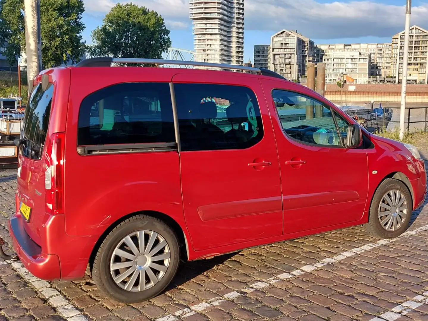 Peugeot Partner Partner 1.6 XT Rood - 2