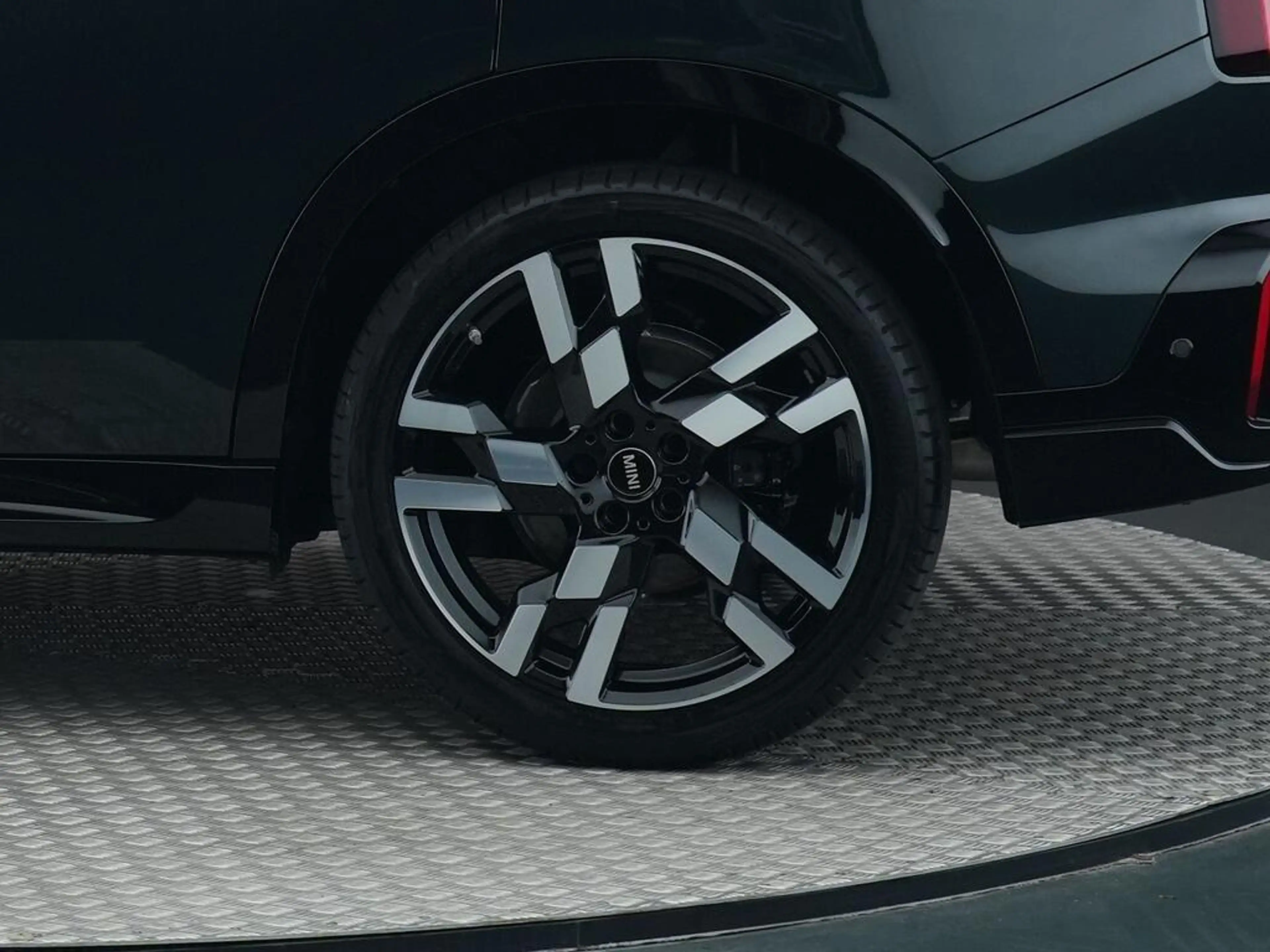 MINI John Cooper Works Countryman 1.5 C M — photo 15
