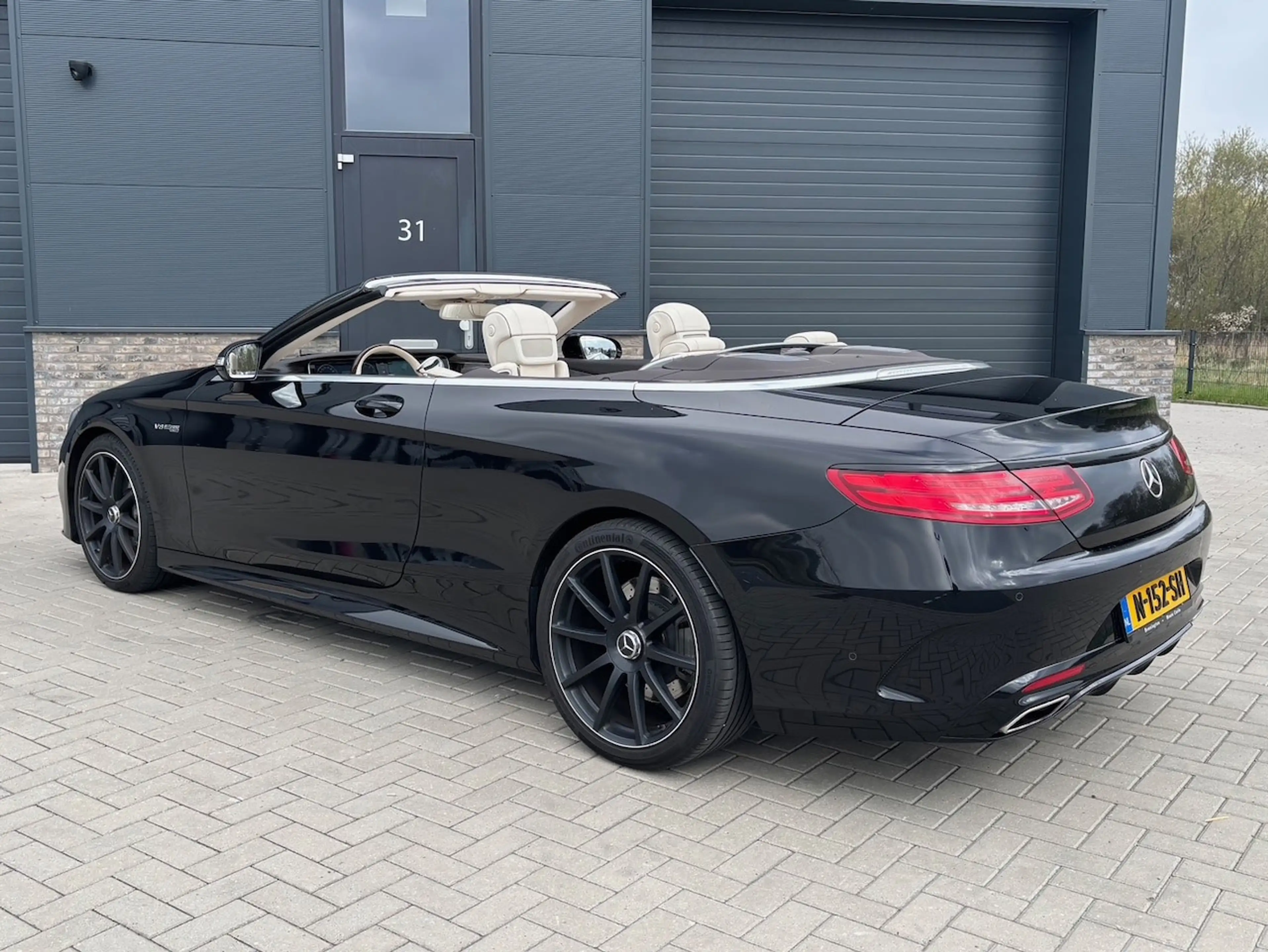 Mercedes-Benz S 500 Cabrio — photo 11