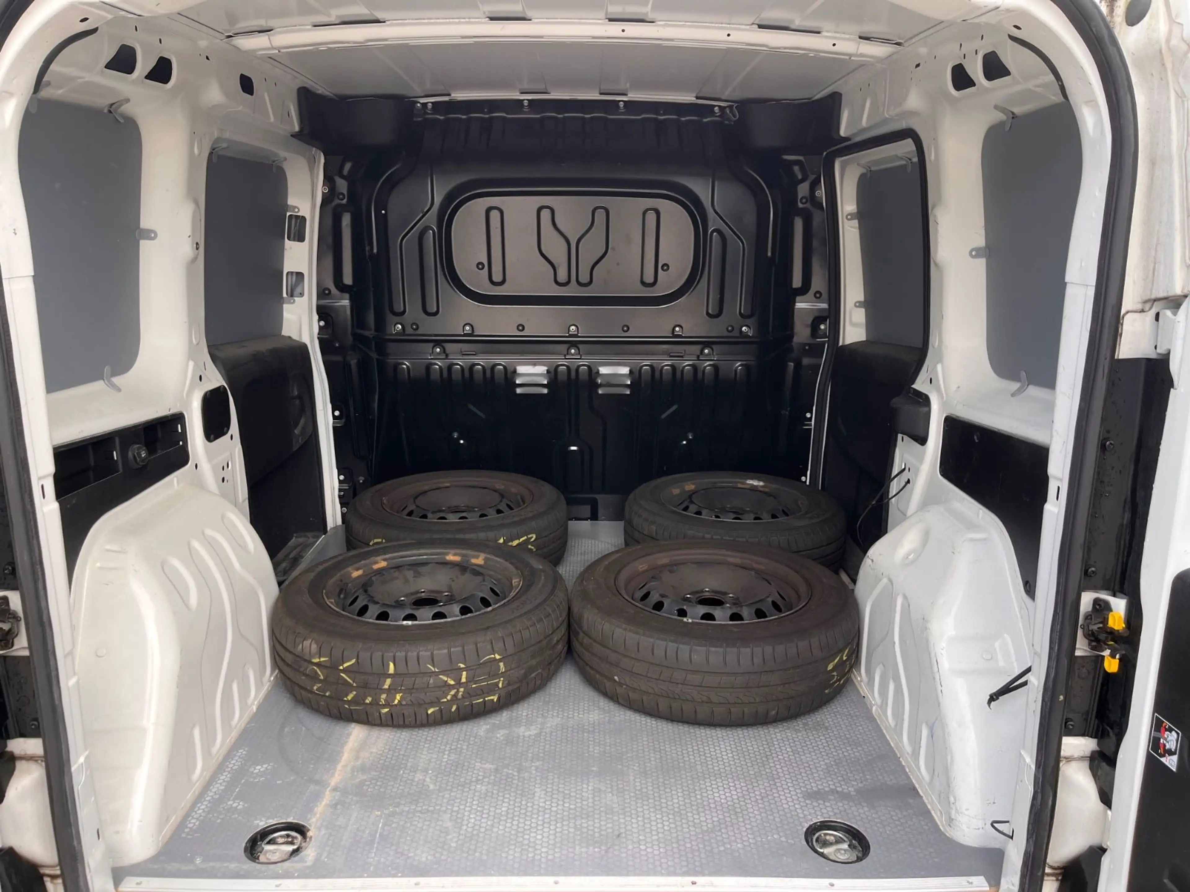Fiat Doblo SX Kasten Navi Klima AHK DAB Tüv neu — photo 13