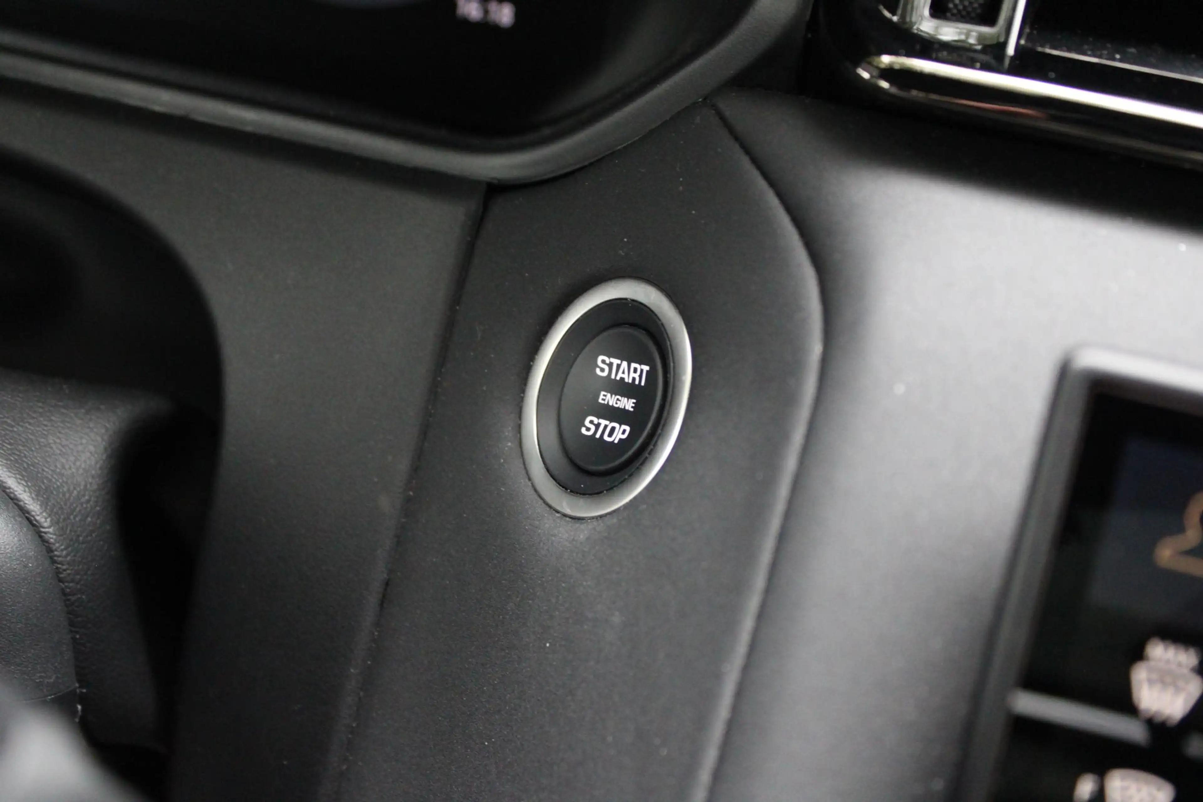 Land Rover Range Rover Velar P400 AWD Dynamic SE | Pan.Dak | Cold Climate | ACC — photo 22