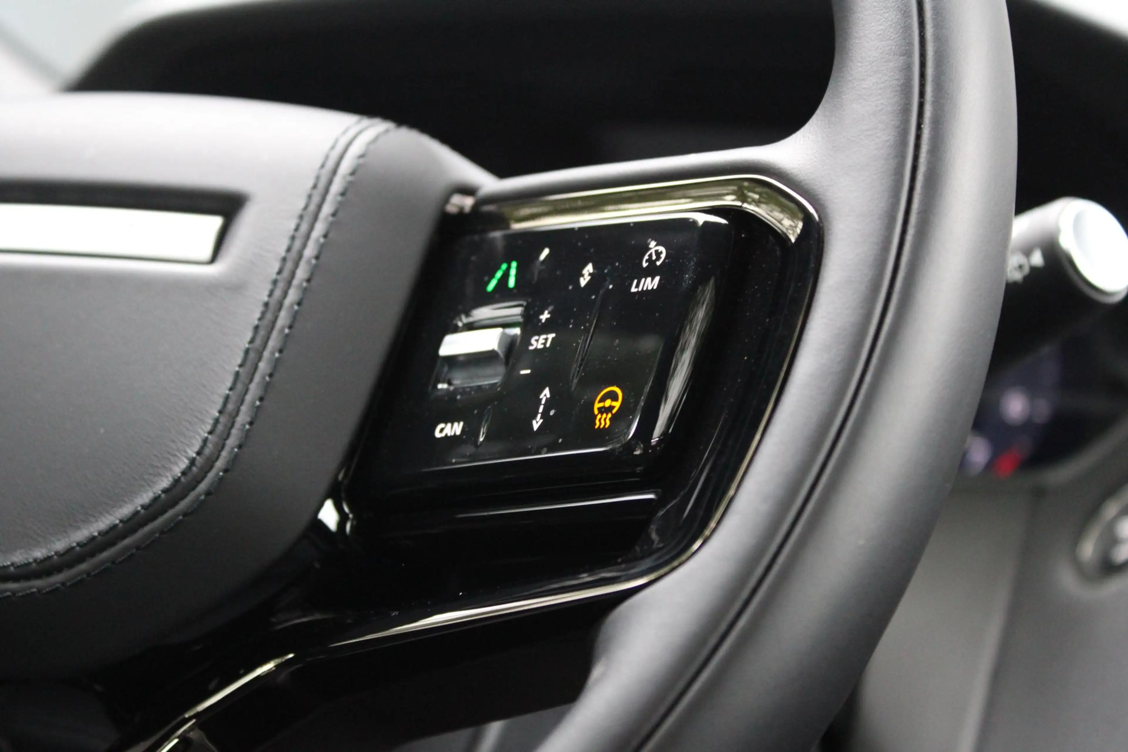 Land Rover Range Rover Velar P400 AWD Dynamic SE | Pan.Dak | Cold Climate | ACC — photo 13