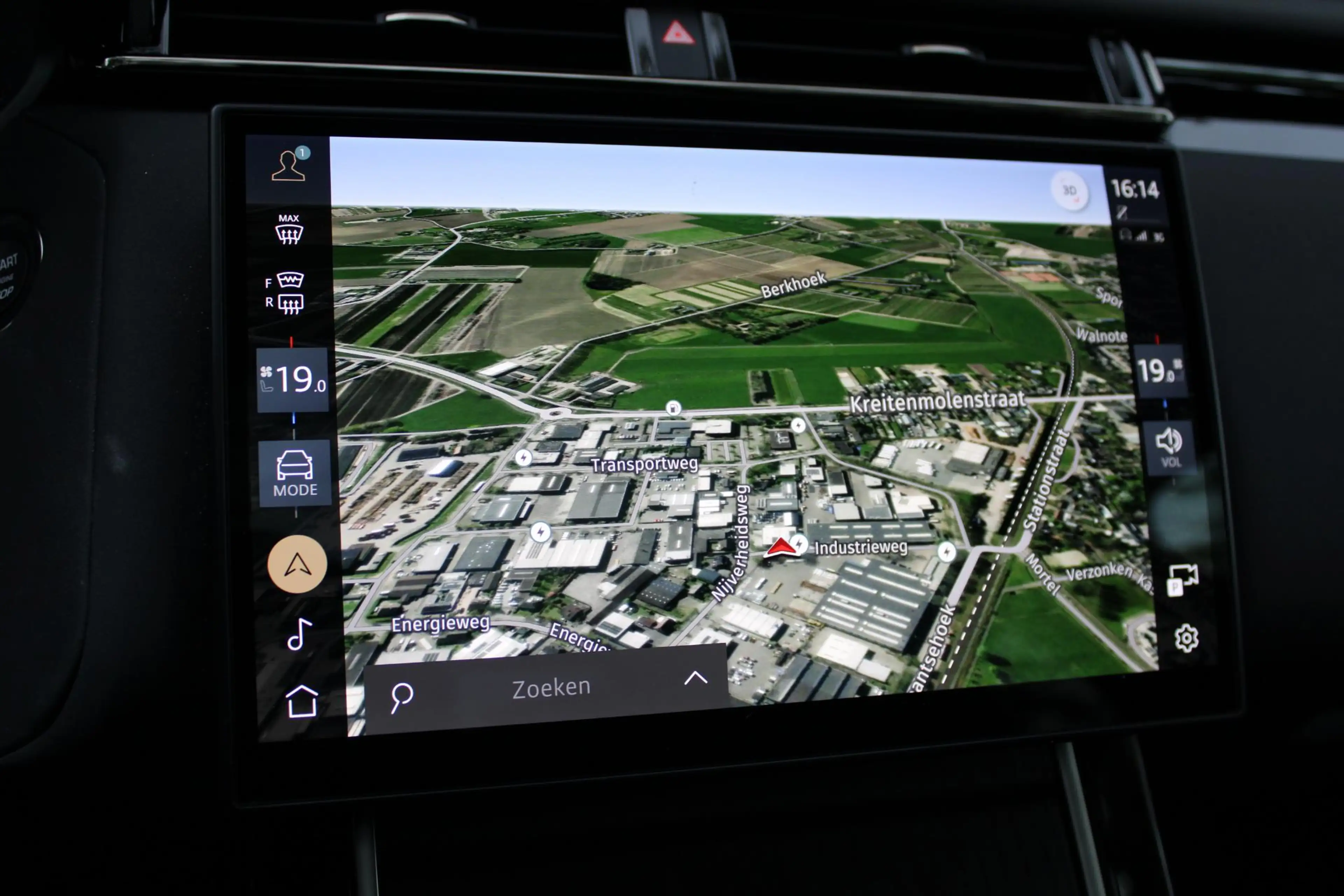 Land Rover Range Rover Velar P400 AWD Dynamic SE | Pan.Dak | Cold Climate | ACC — photo 8