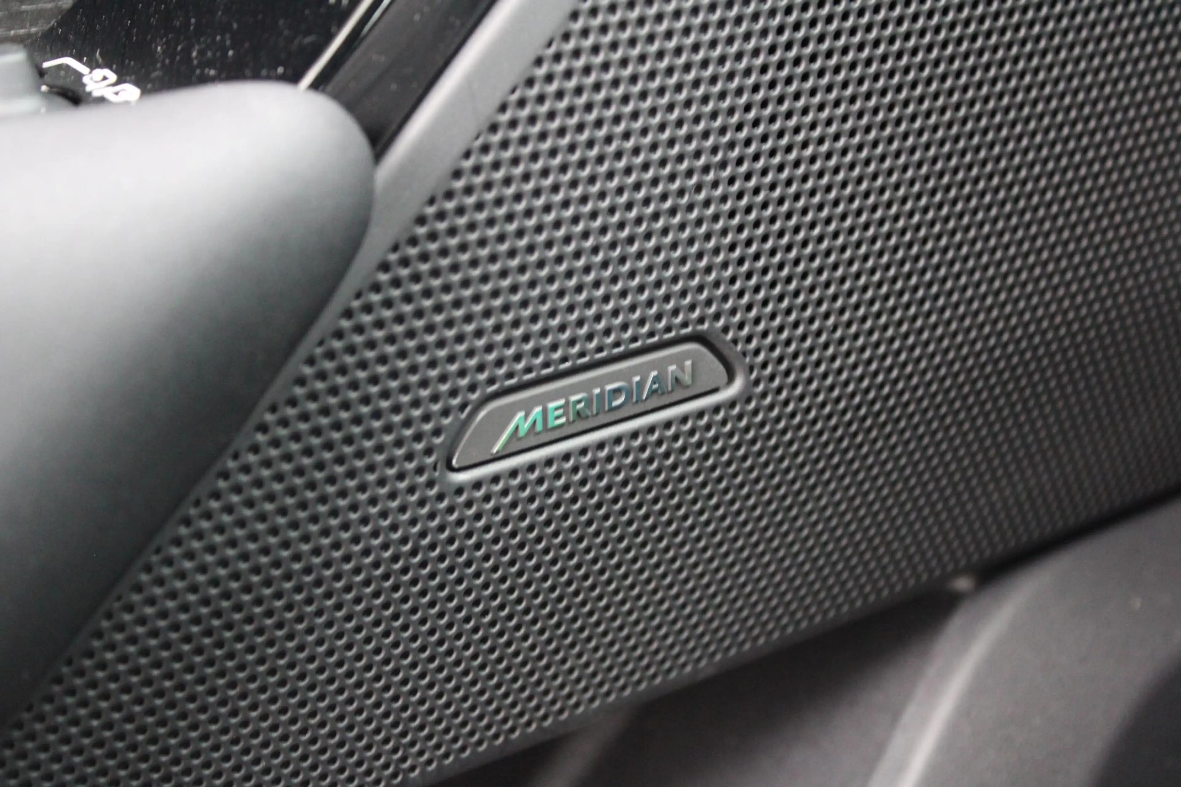 Land Rover Range Rover Velar P400 AWD Dynamic SE | Pan.Dak | Cold Climate | ACC — photo 20