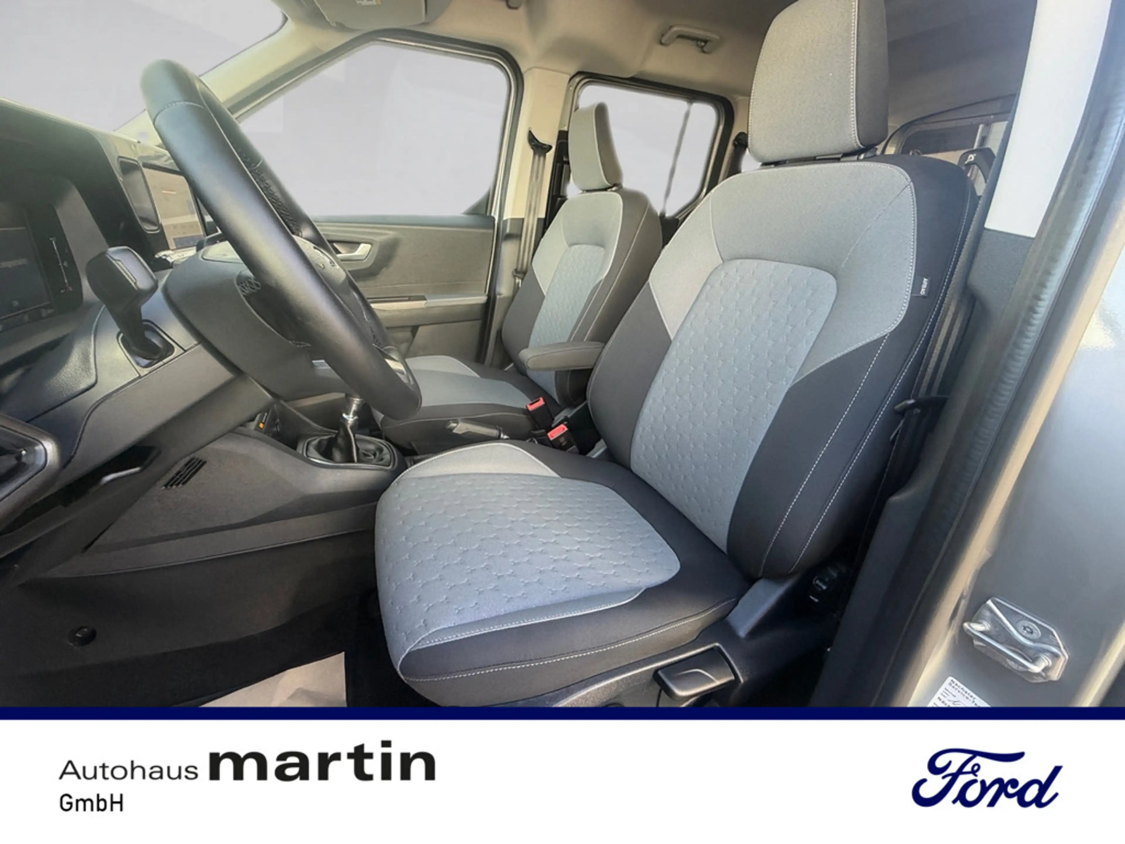 Ford Tourneo Courier 1.0 Titanium KLIMA PDC KAMERA — photo 11