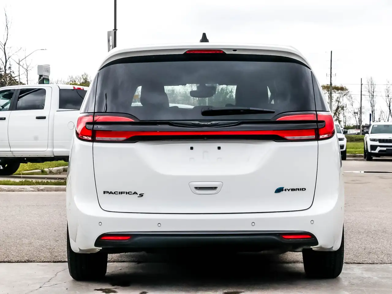Chrysler Pacifica снимка Chrysler Pacifica