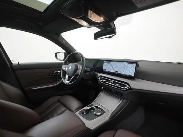 BMW 3 Series view 2