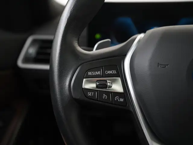 BMW 3 Series view 8