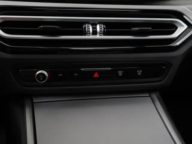 BMW 3 Series view 12