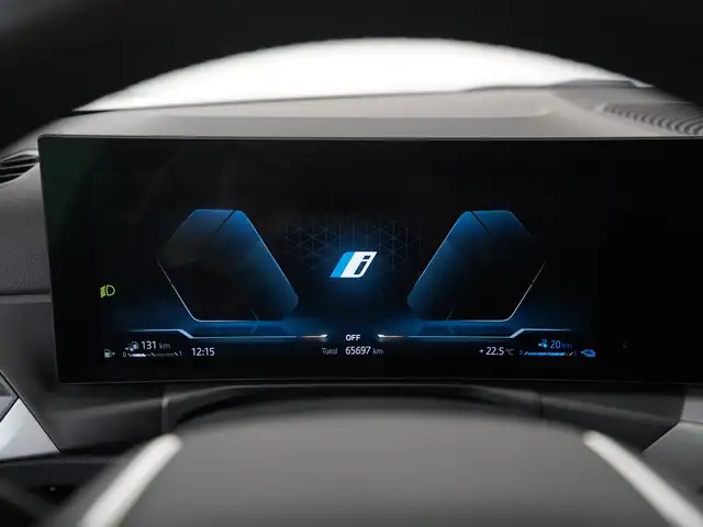 BMW 3 Series view 9
