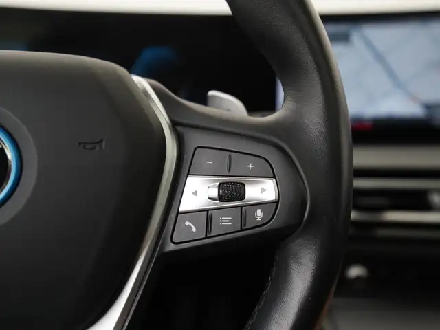 BMW 3 Series view 10