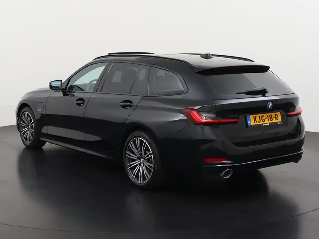 BMW 3 Series view 7