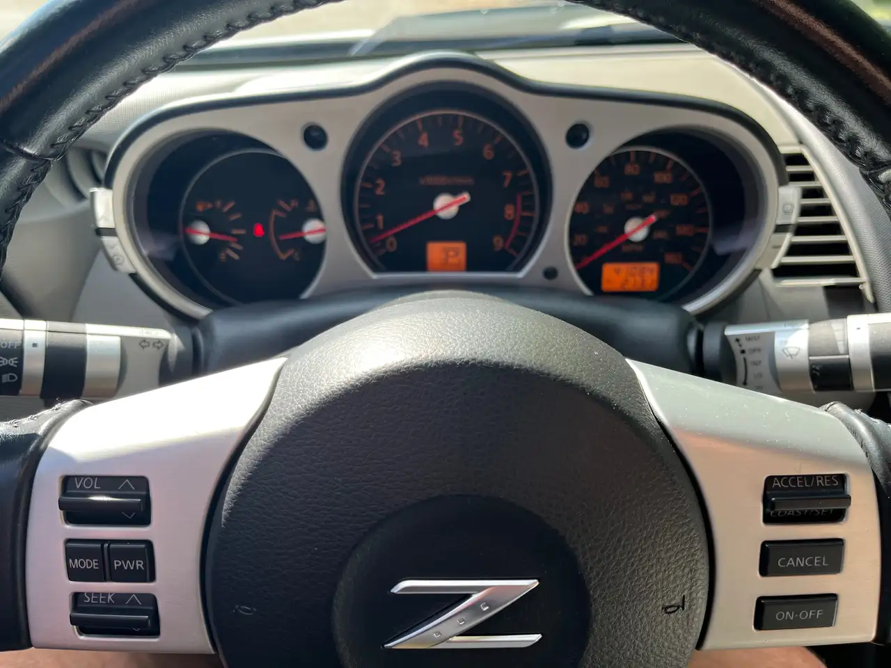 Nissan 350Z снимка Nissan 350Z
