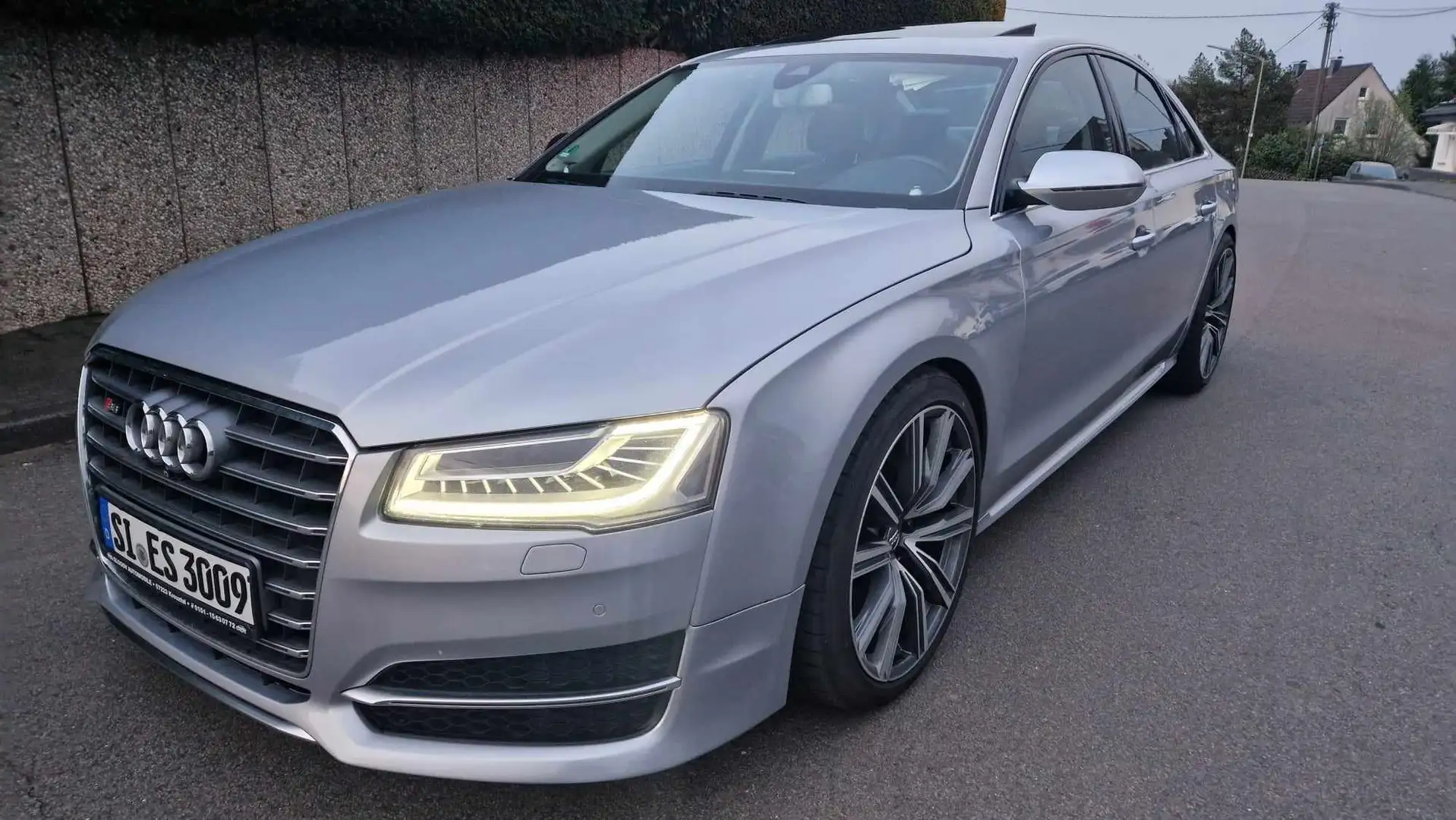 Audi S8 4.0 TFSI quattro*Bang&Olufsen*Matrix*Nachtsicht360 Grau - 1