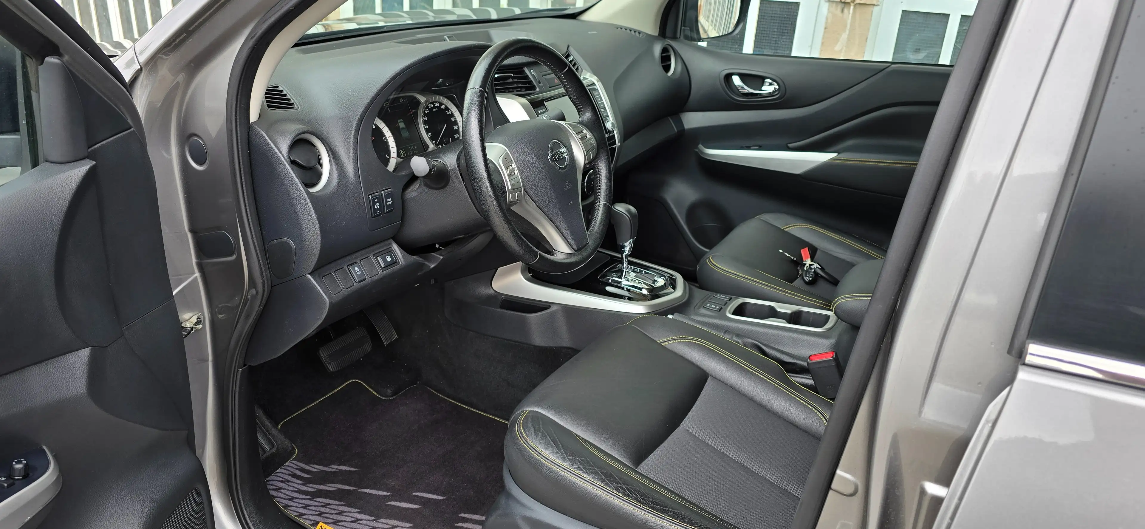 Nissan Navara NP300 N-Guard 2,3dCi Aut. DC 4x4 Mwst*Led*Navi*AHK — photo 10