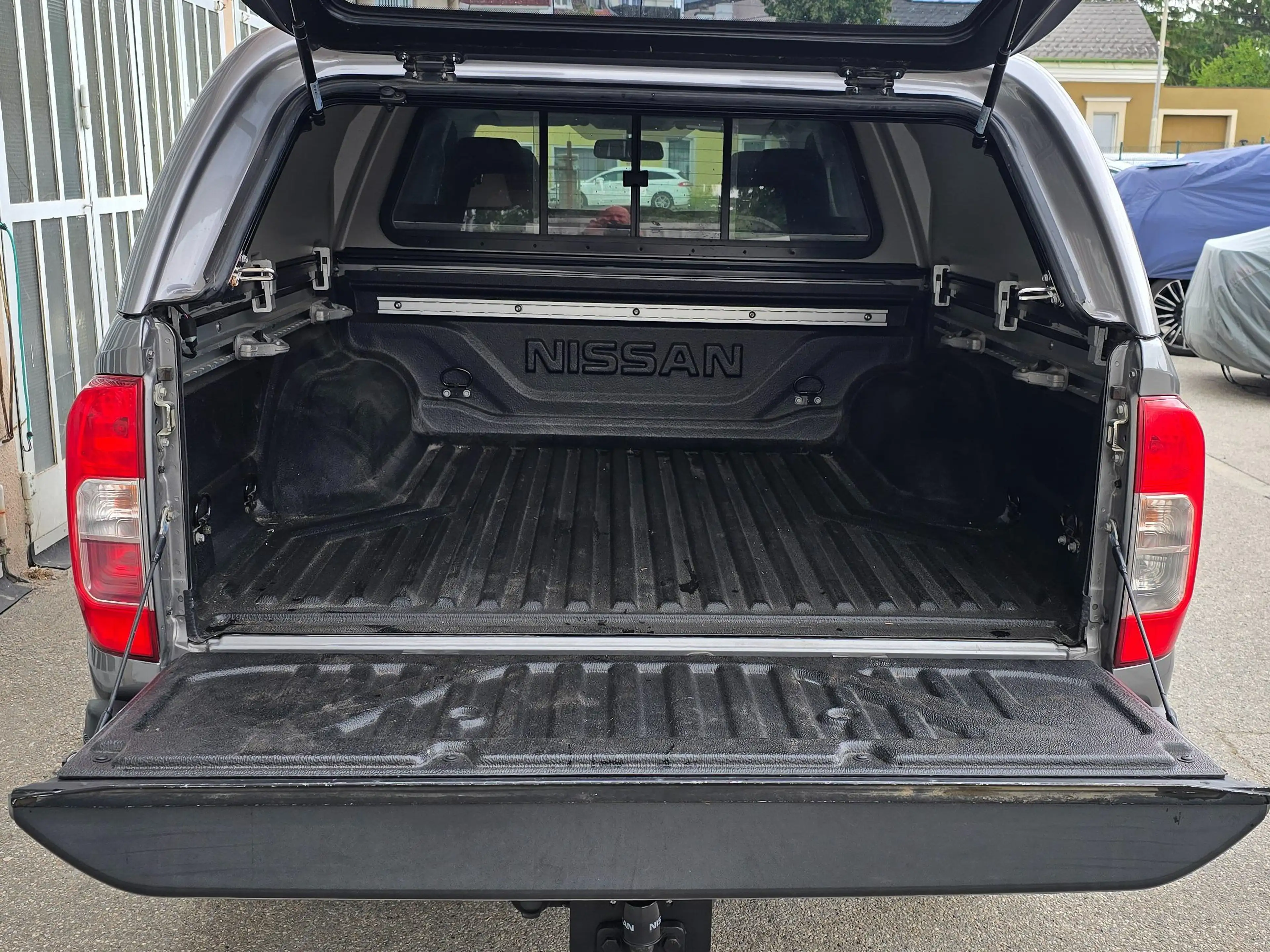 Nissan Navara NP300 N-Guard 2,3dCi Aut. DC 4x4 Mwst*Led*Navi*AHK — photo 9