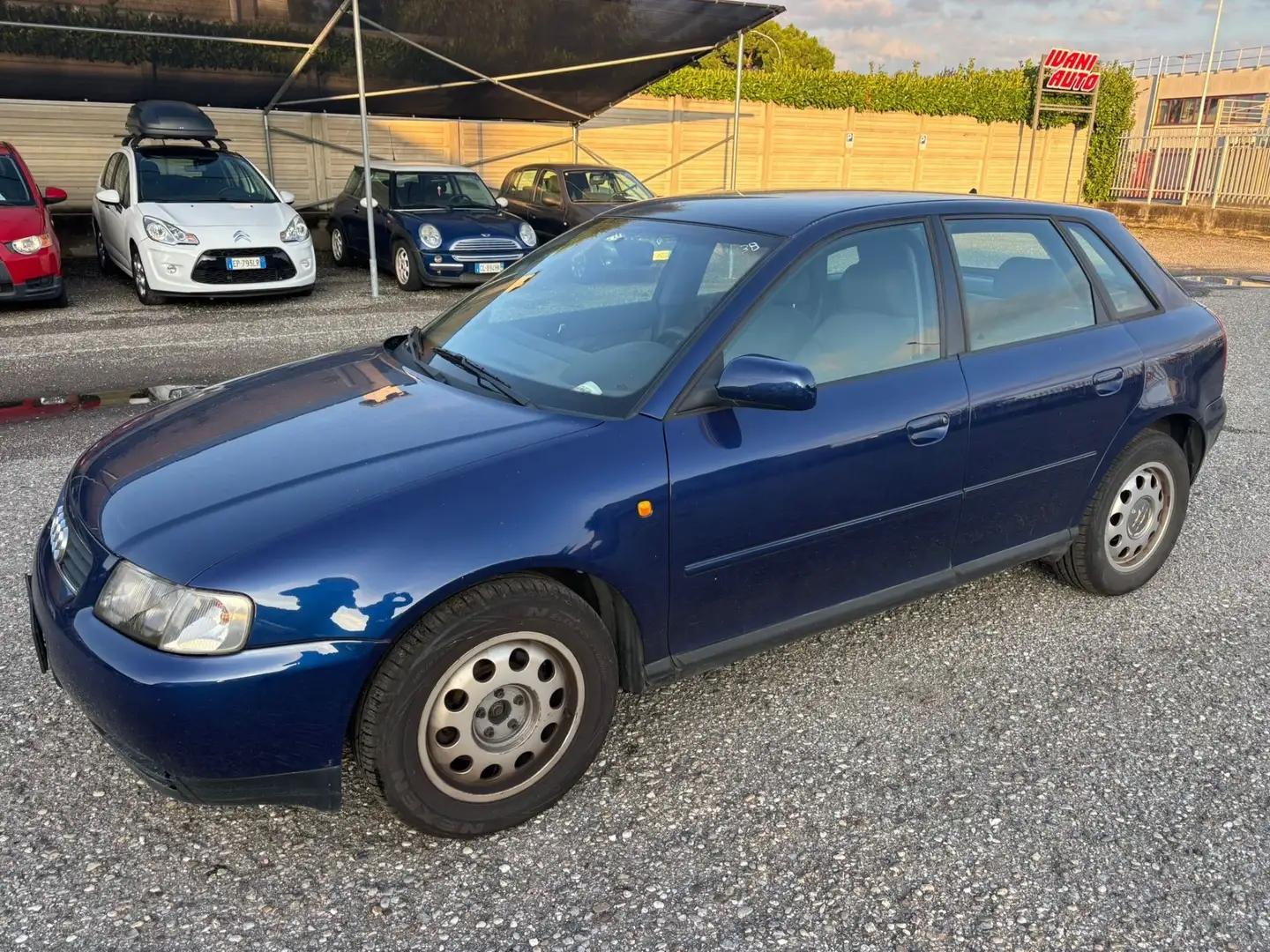 Audi A3 A3 1.9 TDI/110 CV cat 5p. Ambiente Azul - 1
