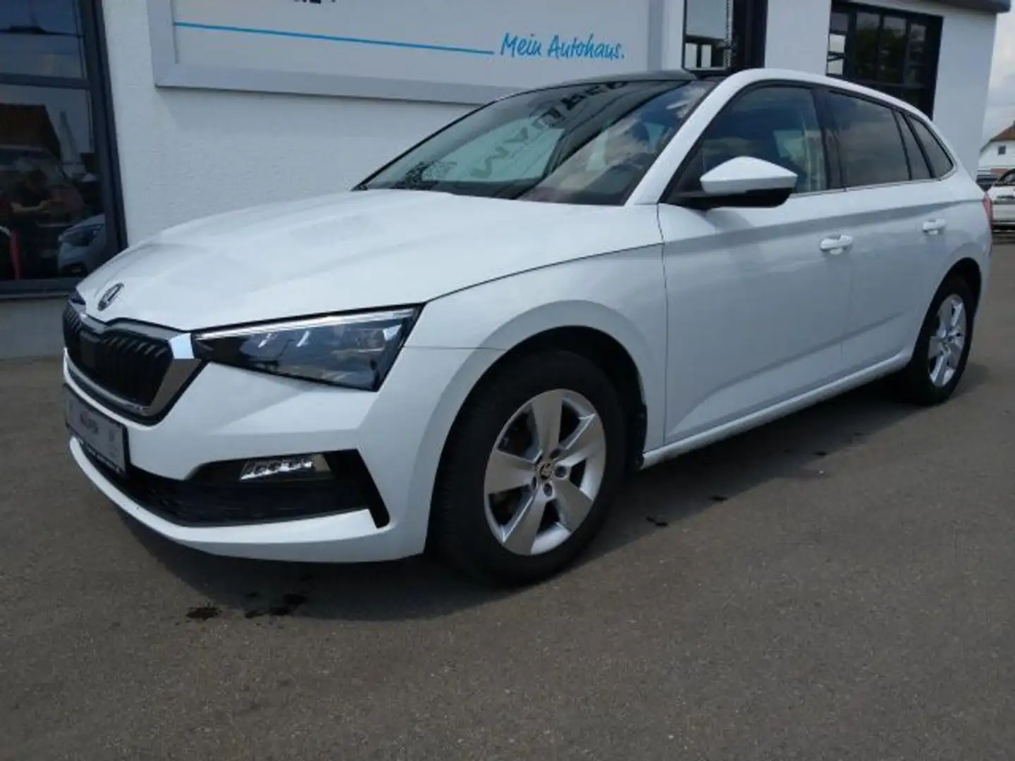 Skoda Scala 1,5 TSI Style Panorama LED App Sitzheizung Weiß - 2