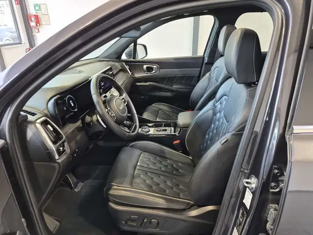 Kia Sorento view 8