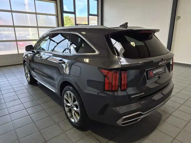 Kia Sorento view 4