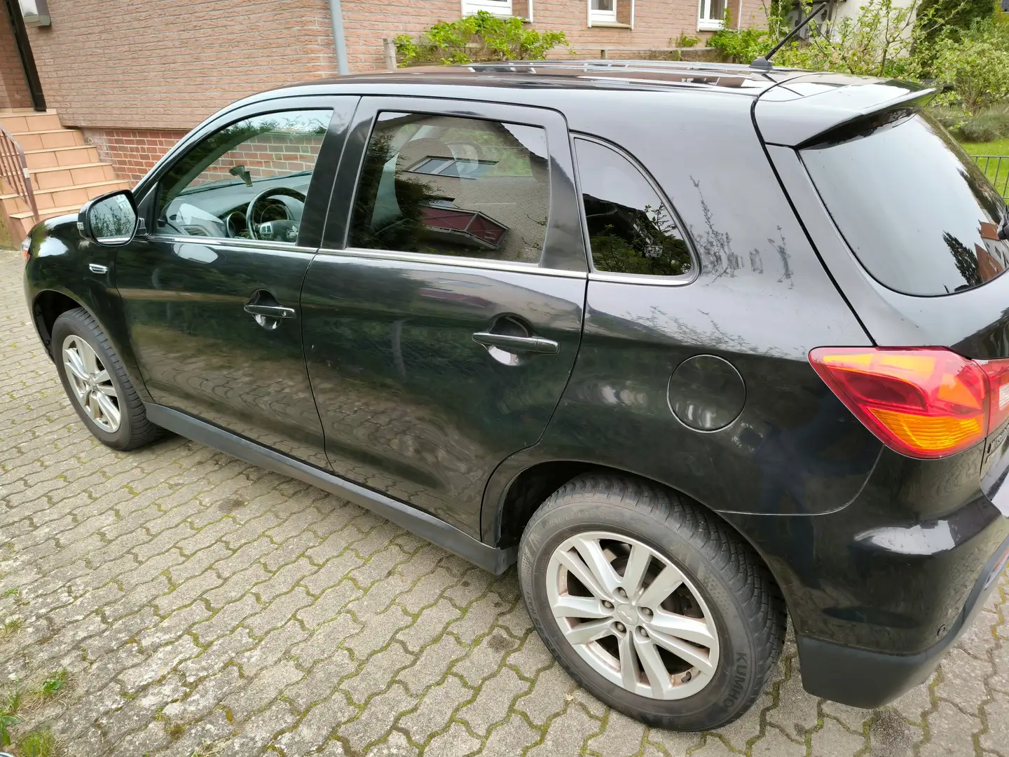 Mitsubishi ASX ASX 1.6 2WD Edition crna - 2