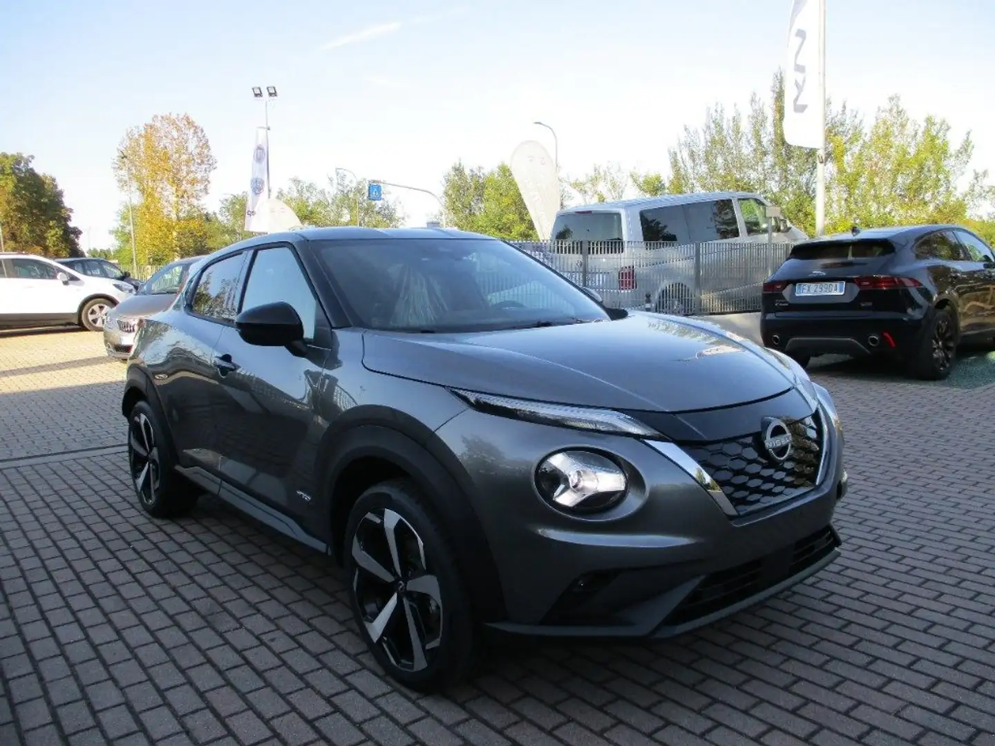 Nissan Juke 1.6 HEV N-Connecta - Pronta Cons. List. 32.600€ Grigio - 2