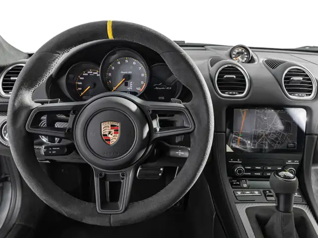 Porsche 718 Spyder view 11